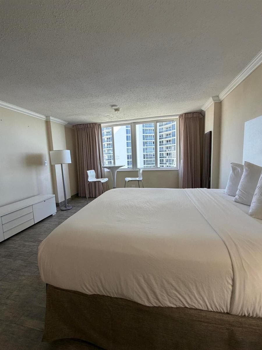 19201 Collins Avenue, Sunny Isles Beach FL 33160 — 15