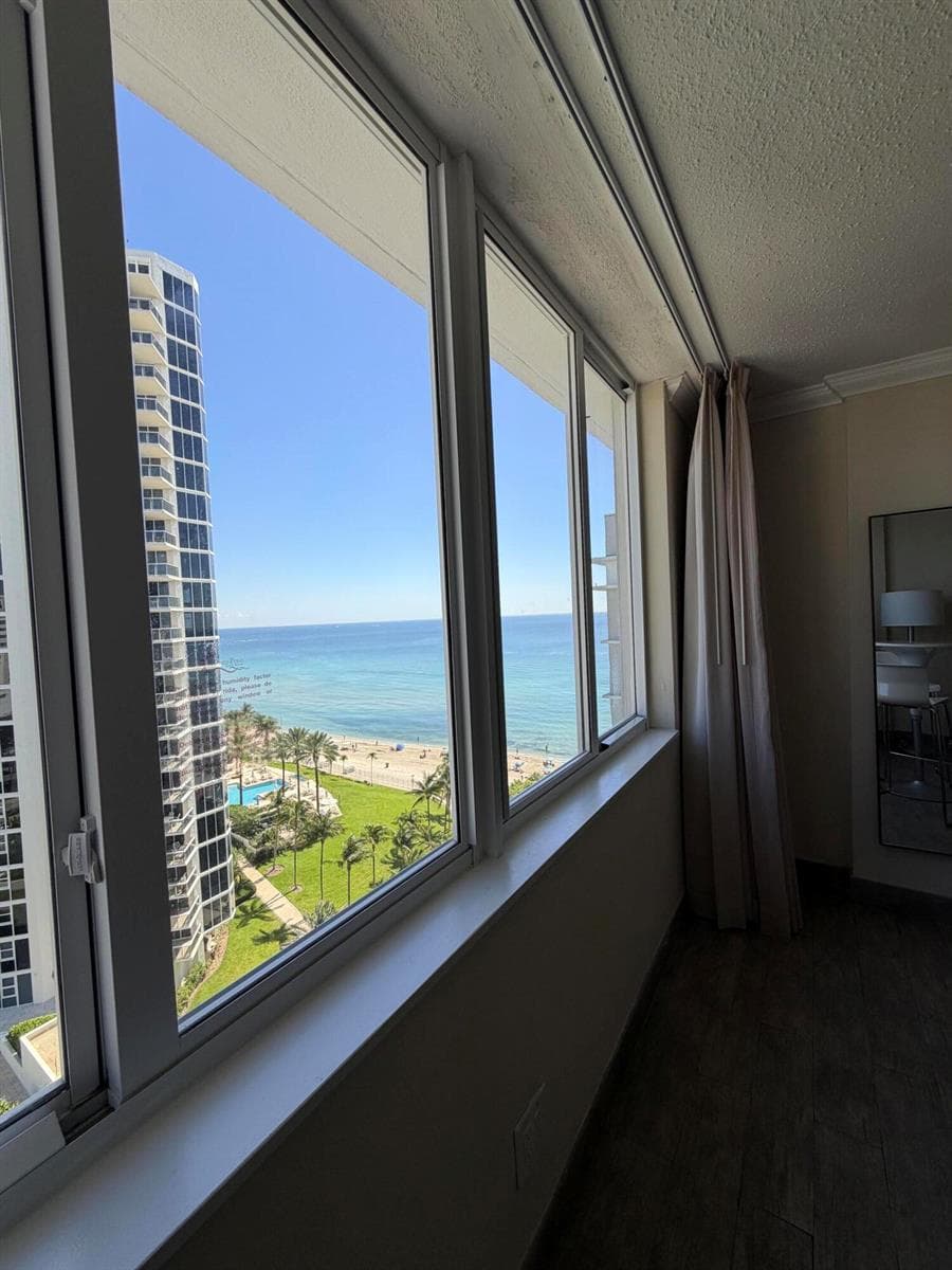 19201 Collins Avenue, Sunny Isles Beach FL 33160 — 21