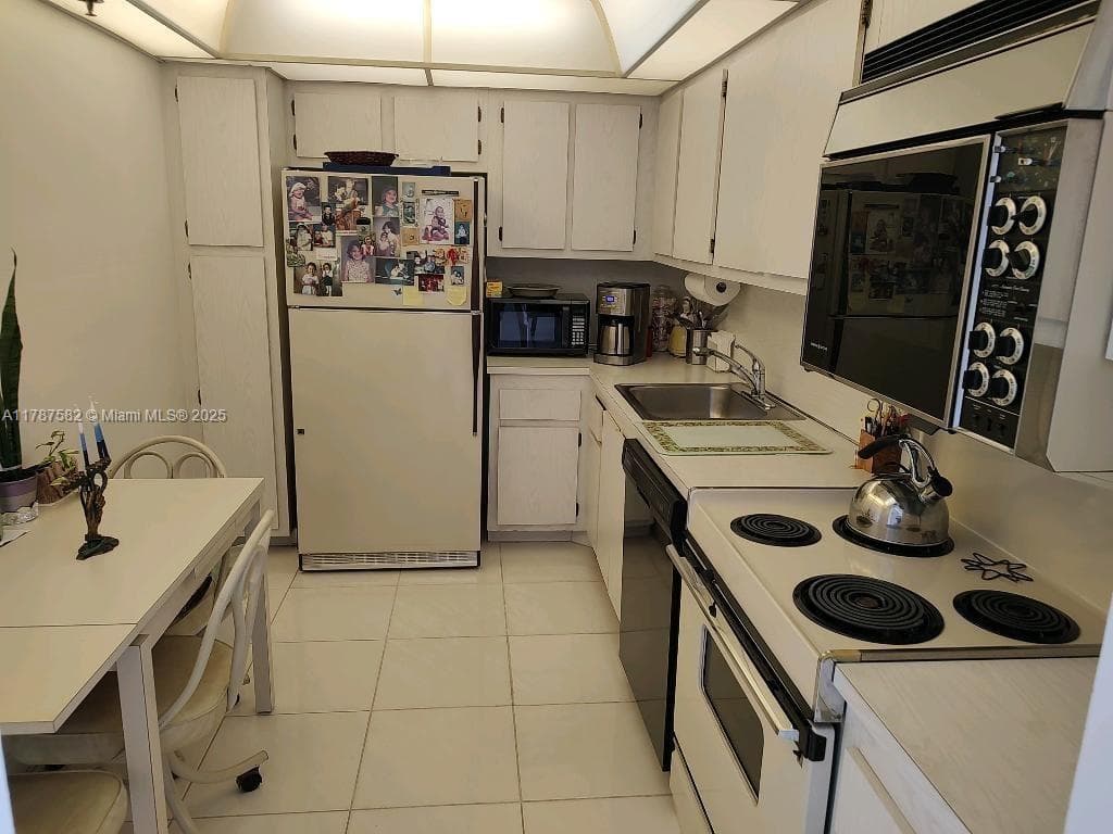 20515 E Country Club Dr # 646, Aventura FL 33180 — 3