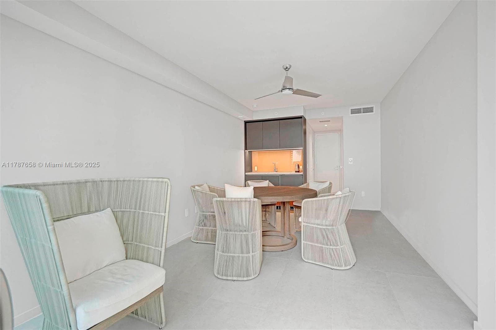 18975 Collins Ave # 8, Sunny Isles Beach FL 33160 — 2
