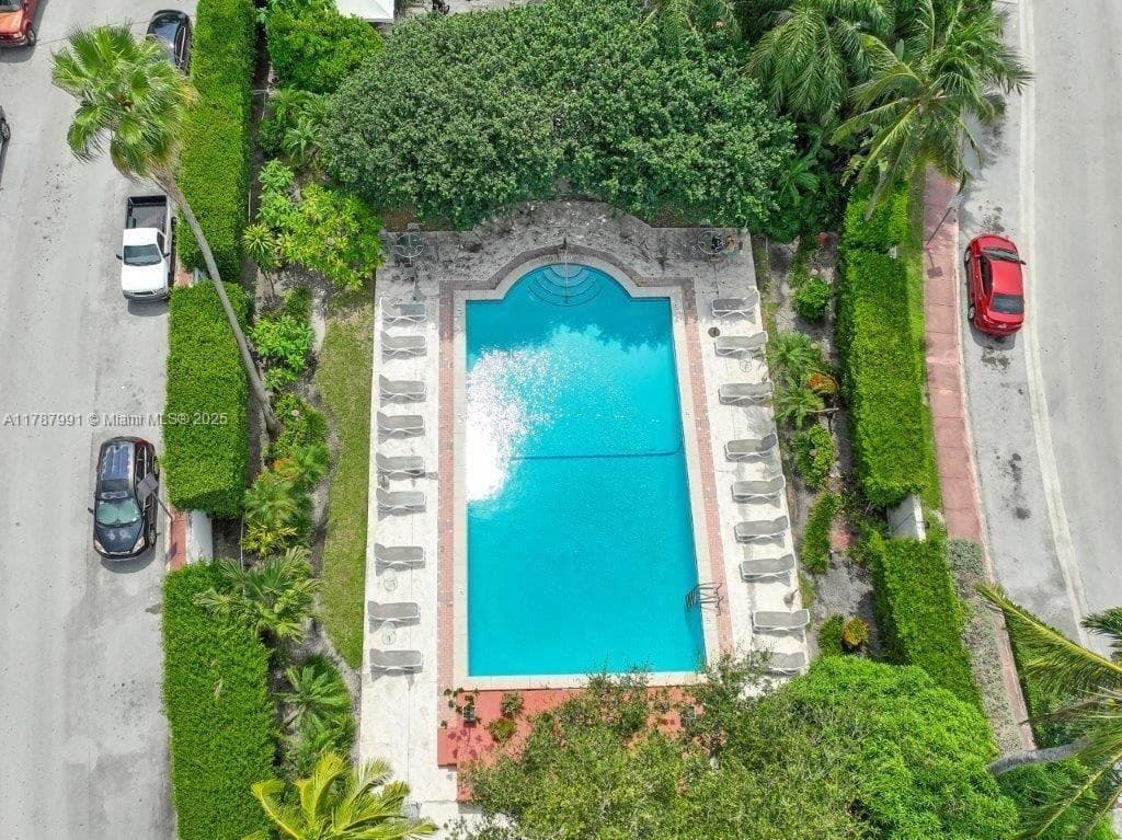 255 W 24th St # 136, Miami Beach FL 33140 — 15