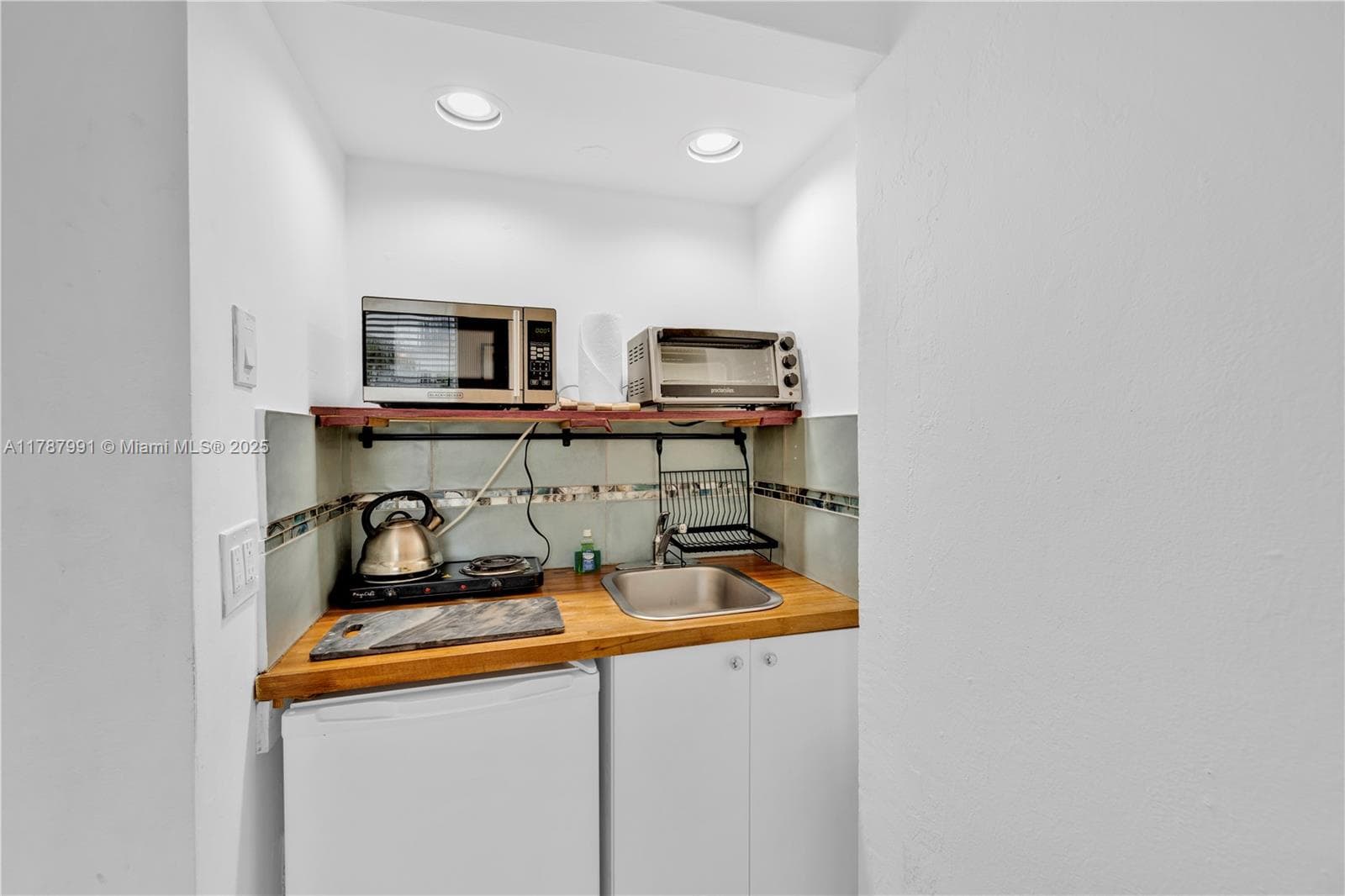 255 W 24th St # 136, Miami Beach FL 33140 — 4