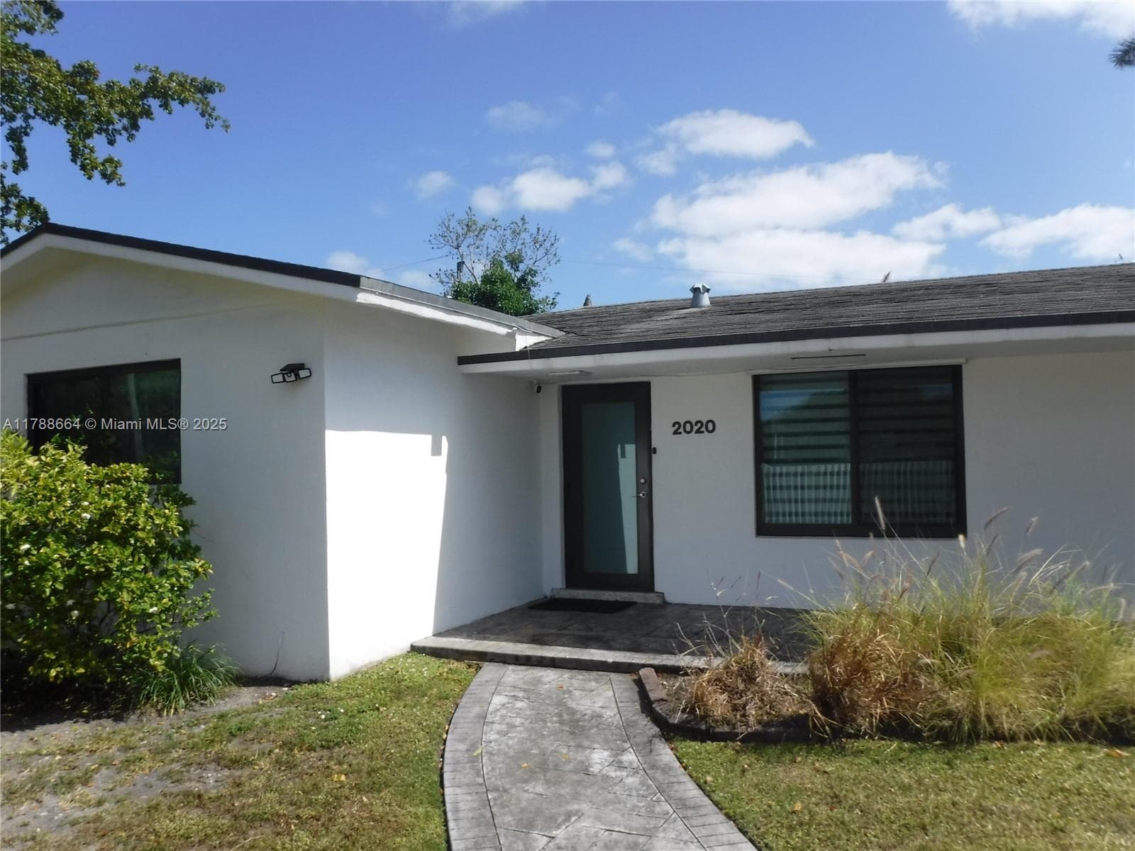 2020 NE 203rd St, Miami FL 33179 — 2