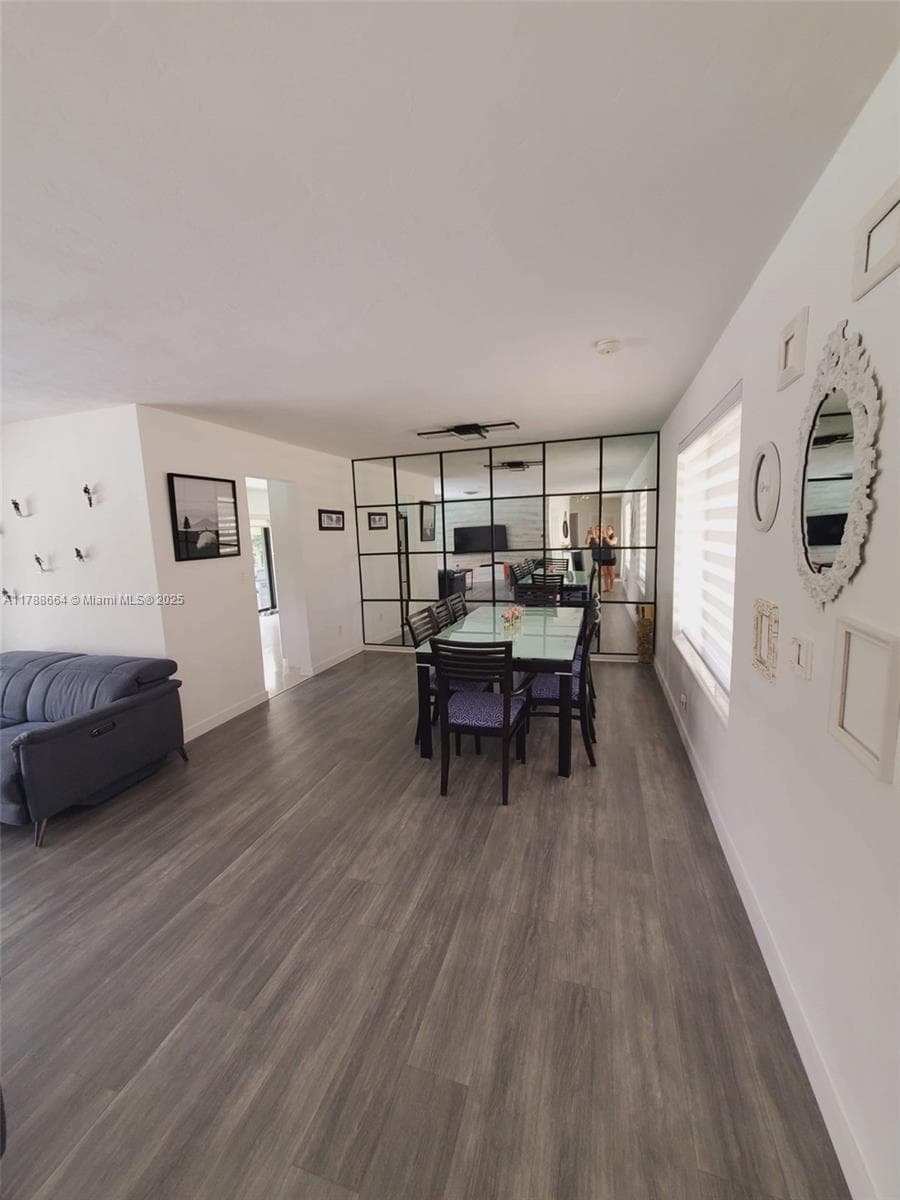 2020 NE 203rd St, Miami FL 33179 — 16
