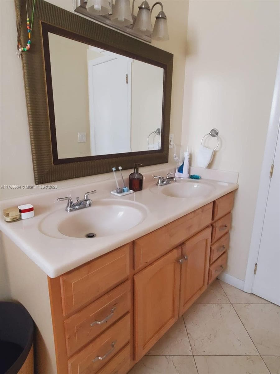 2020 NE 203rd St, Miami FL 33179 — 20