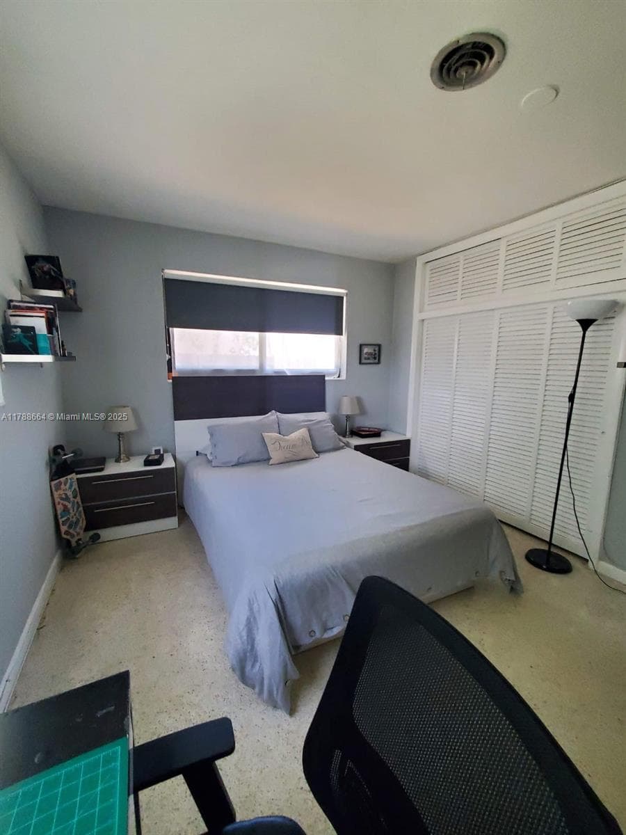 2020 NE 203rd St, Miami FL 33179 — 29