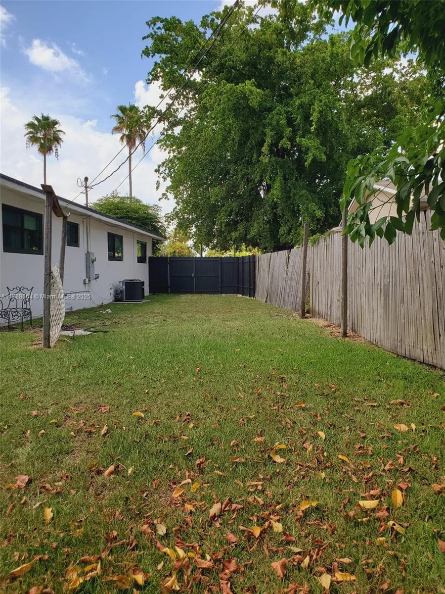 2020 NE 203rd St, Miami FL 33179 — 8
