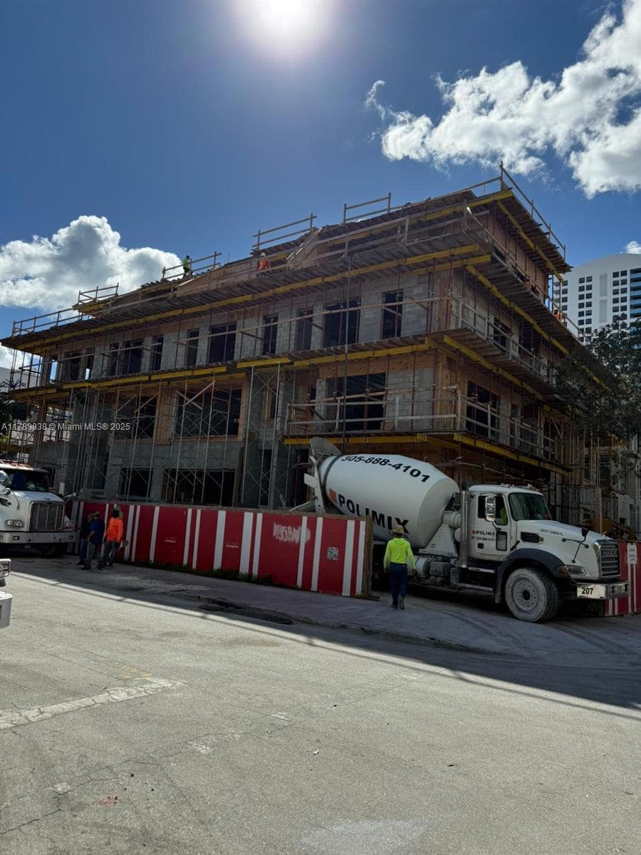 1425 Bay Rd, Miami Beach FL 33139 — 2