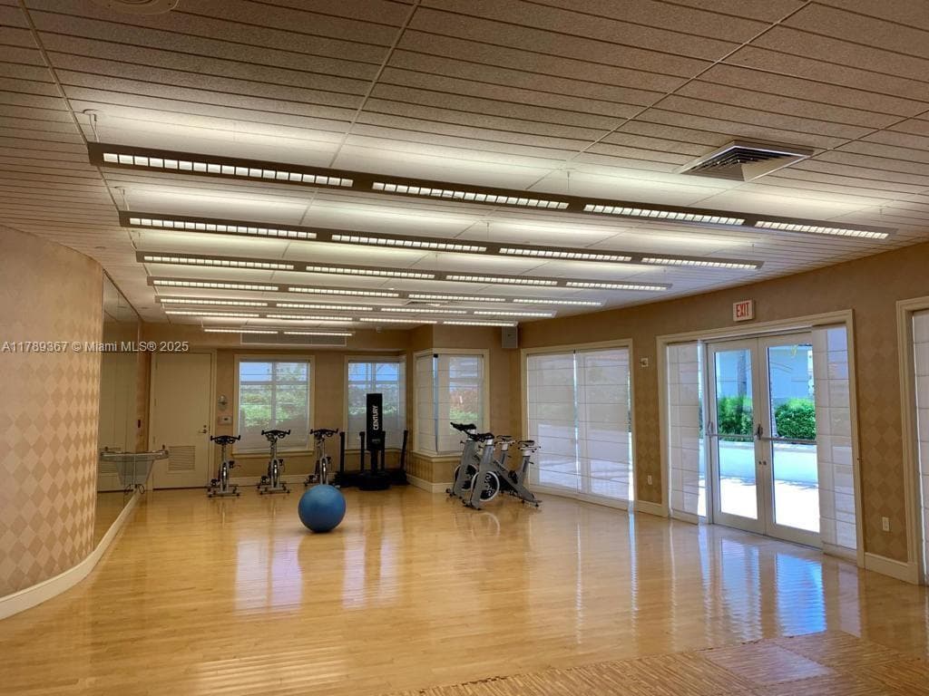 20000 E Country Club Dr # 405, Aventura FL 33180 — 13