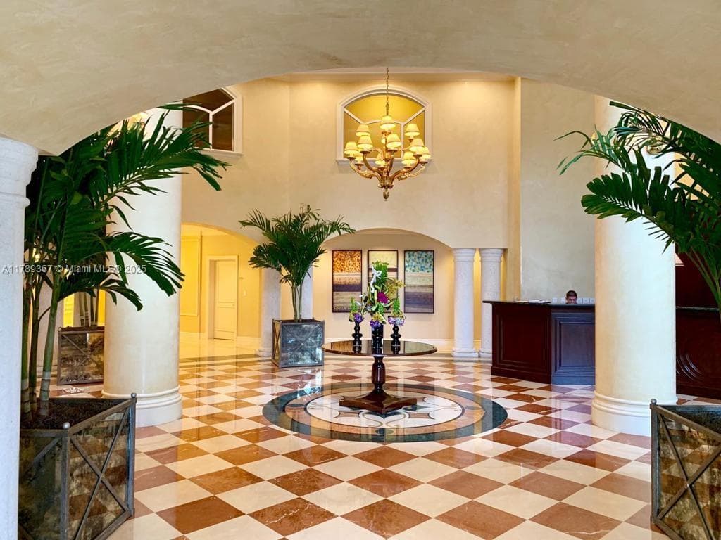 20000 E Country Club Dr # 405, Aventura FL 33180 — 1