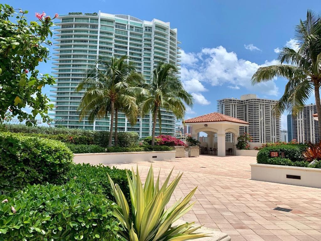 20000 E Country Club Dr # 405, Aventura FL 33180 — 14