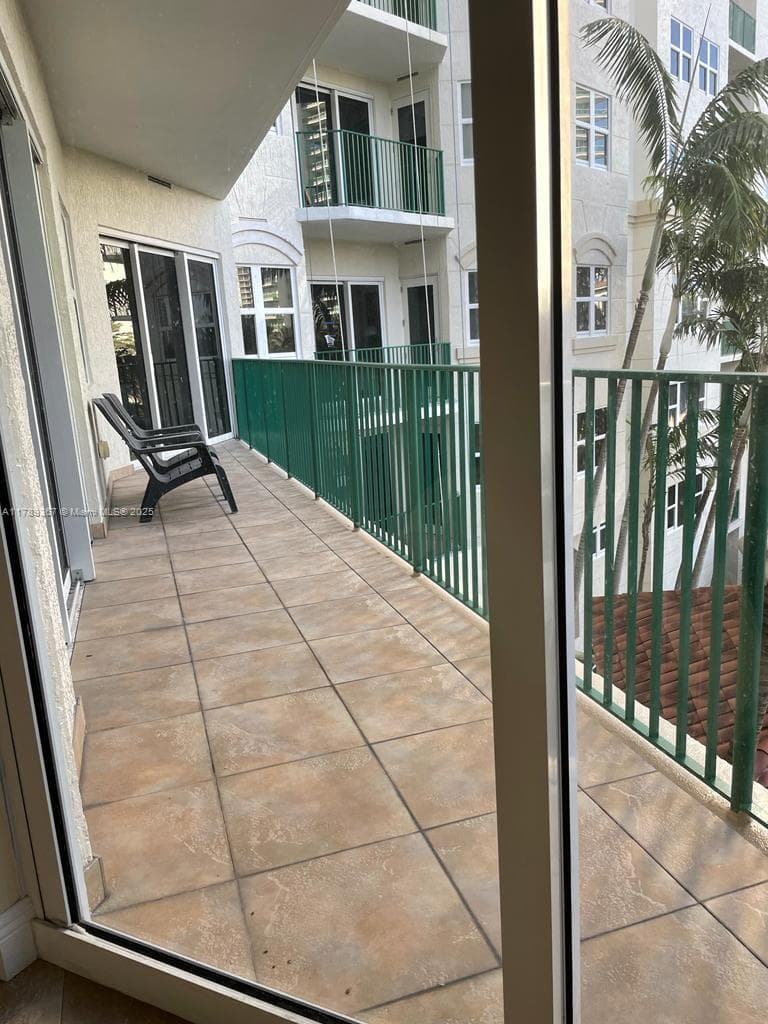 20000 E Country Club Dr # 405, Aventura FL 33180 — 8