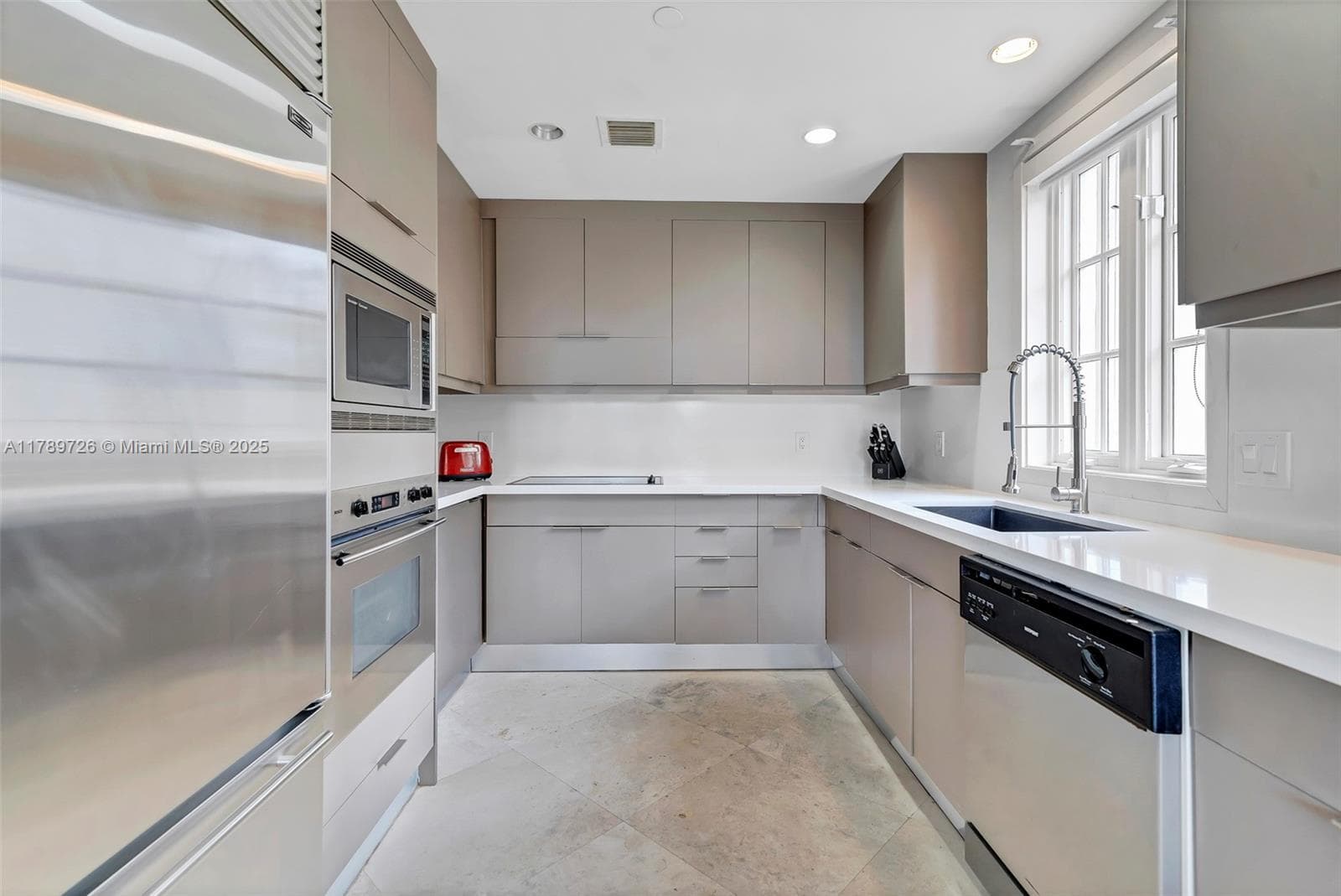 19227 Fisher Island Dr # 19227, Miami Beach FL 33109 — 9