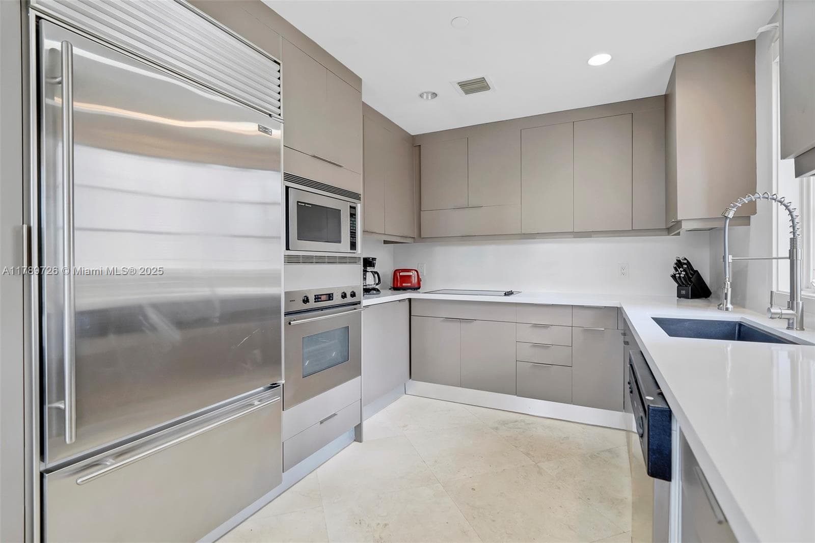 19227 Fisher Island Dr # 19227, Miami Beach FL 33109 — 10