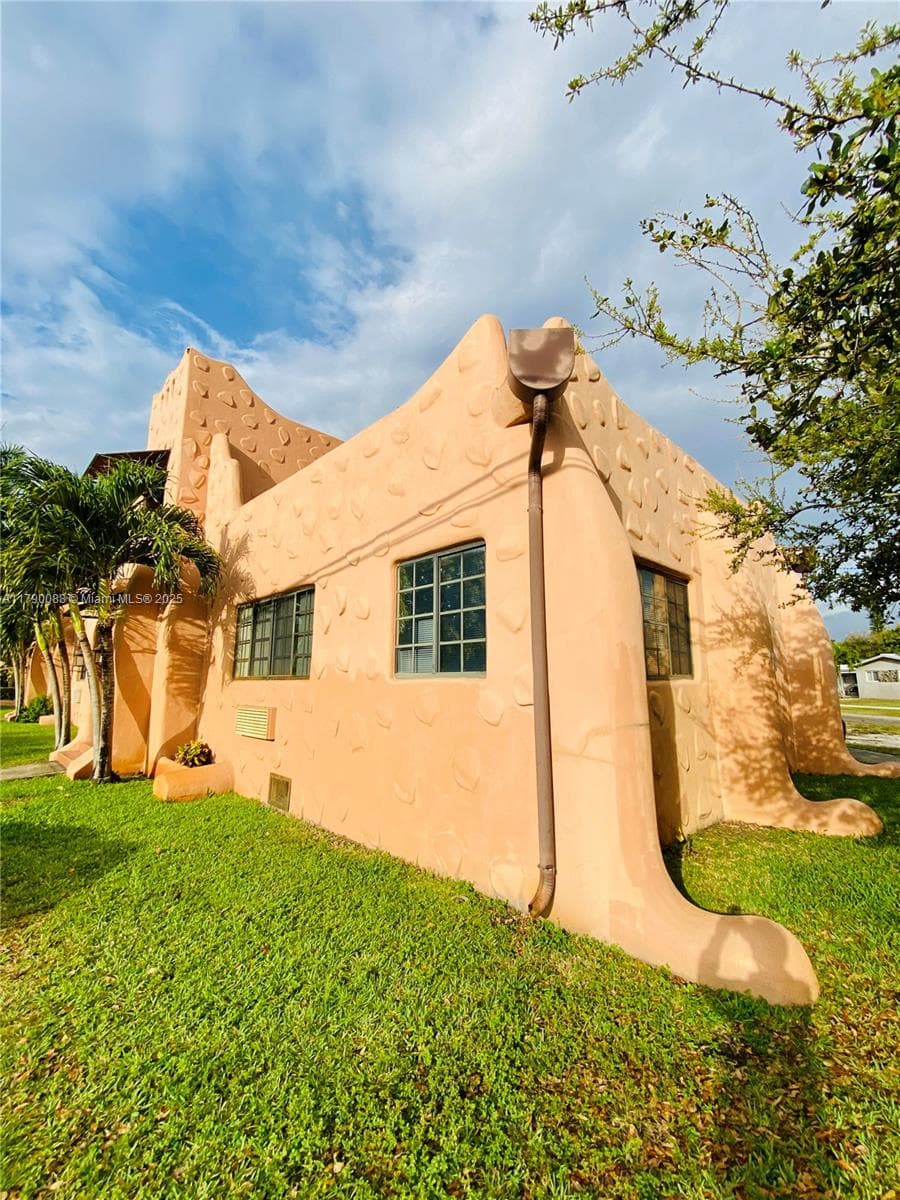 200 Azure Way, Miami Springs FL 33166 — 17