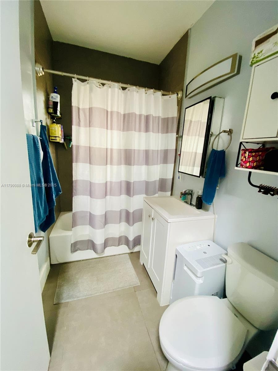 200 Azure Way, Miami Springs FL 33166 — 32