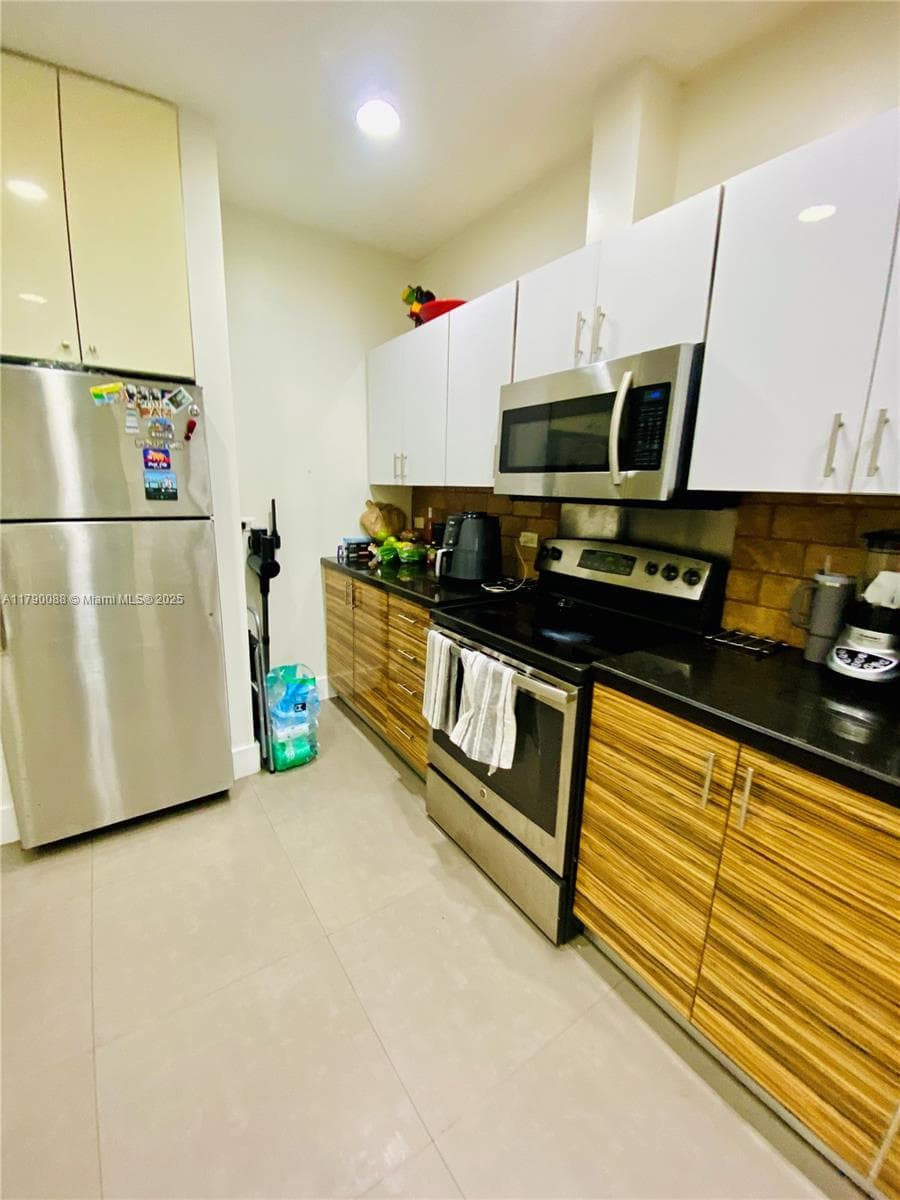 200 Azure Way, Miami Springs FL 33166 — 30