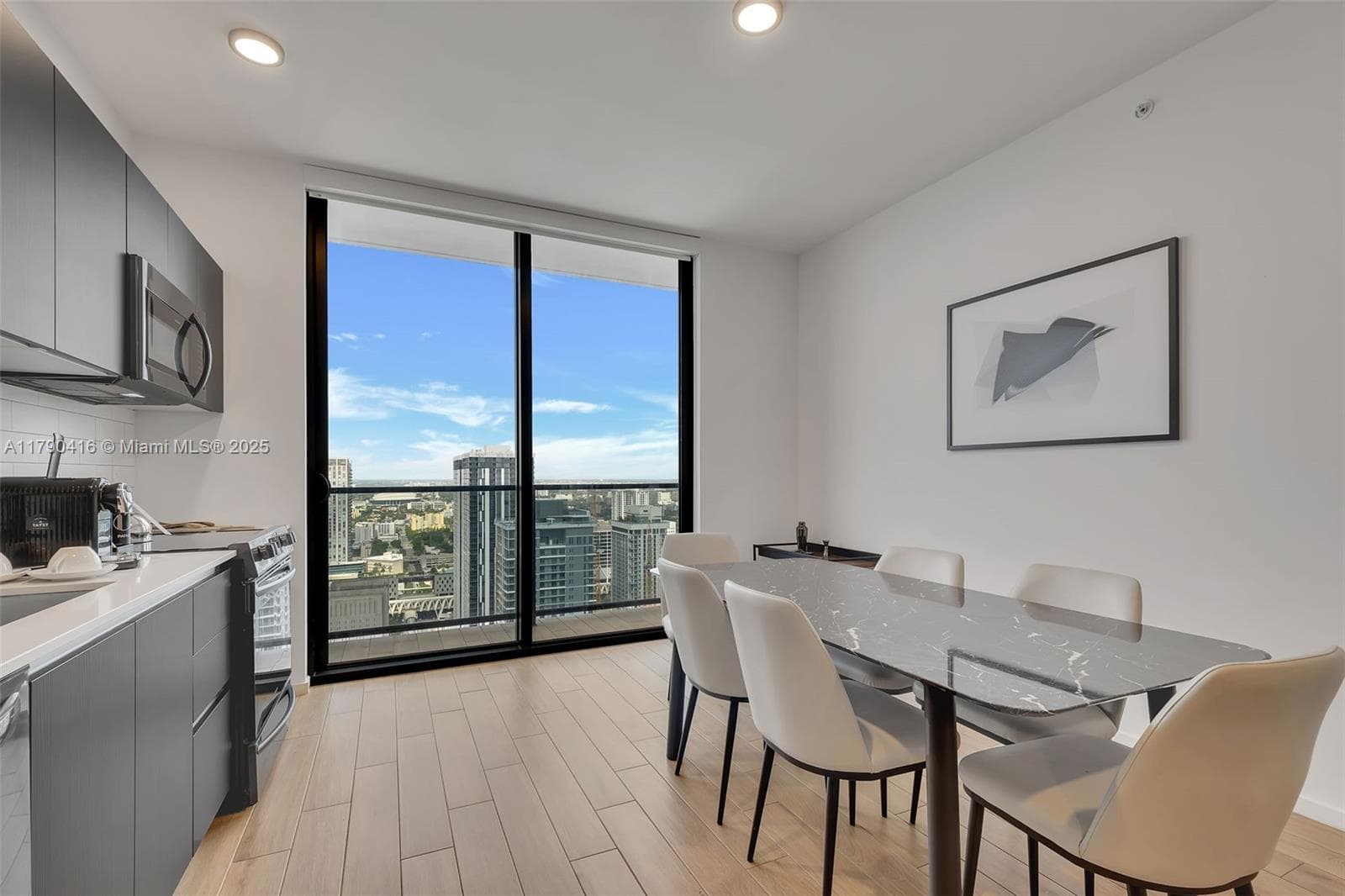 398 NE 5th St # 3901, Miami FL 33132 — 5