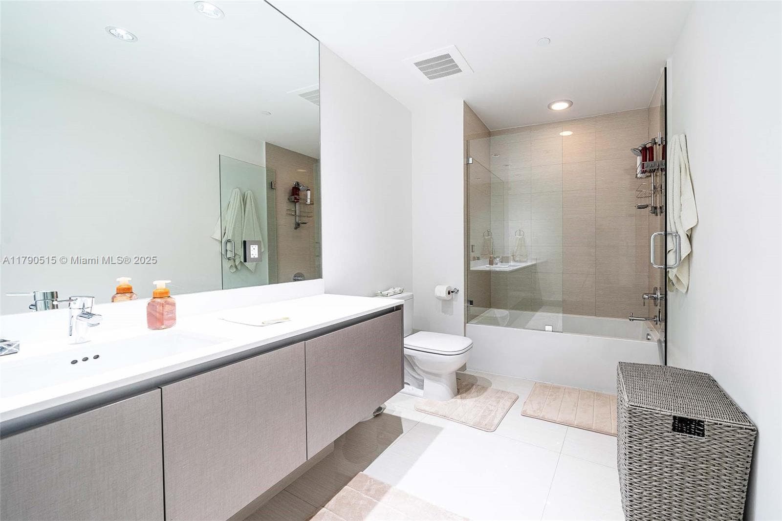 3300 NE 188th St # 710, Aventura FL 33180 — 13