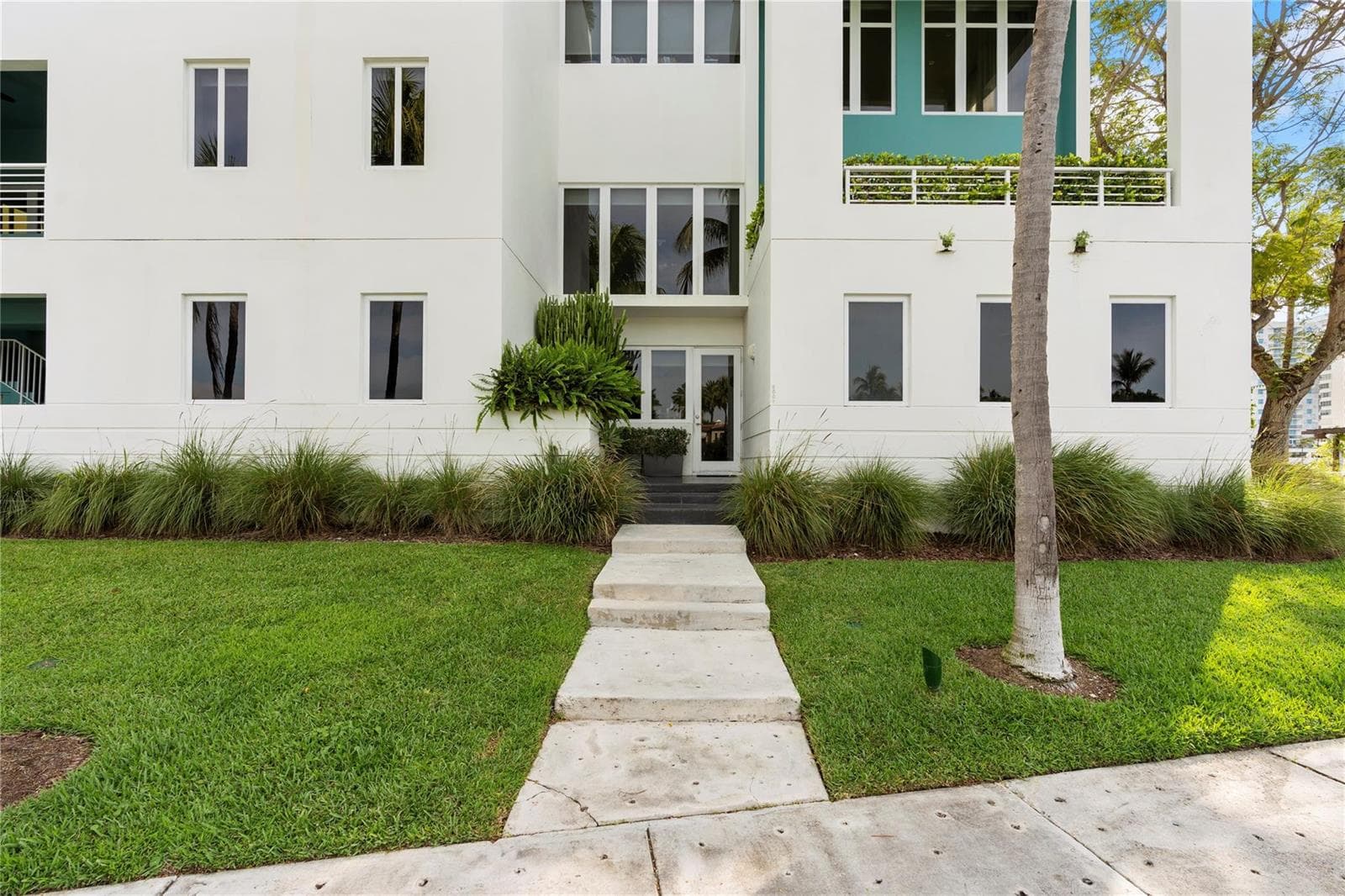 6001 Laguna Path, Miami Beach FL 33141 — 76