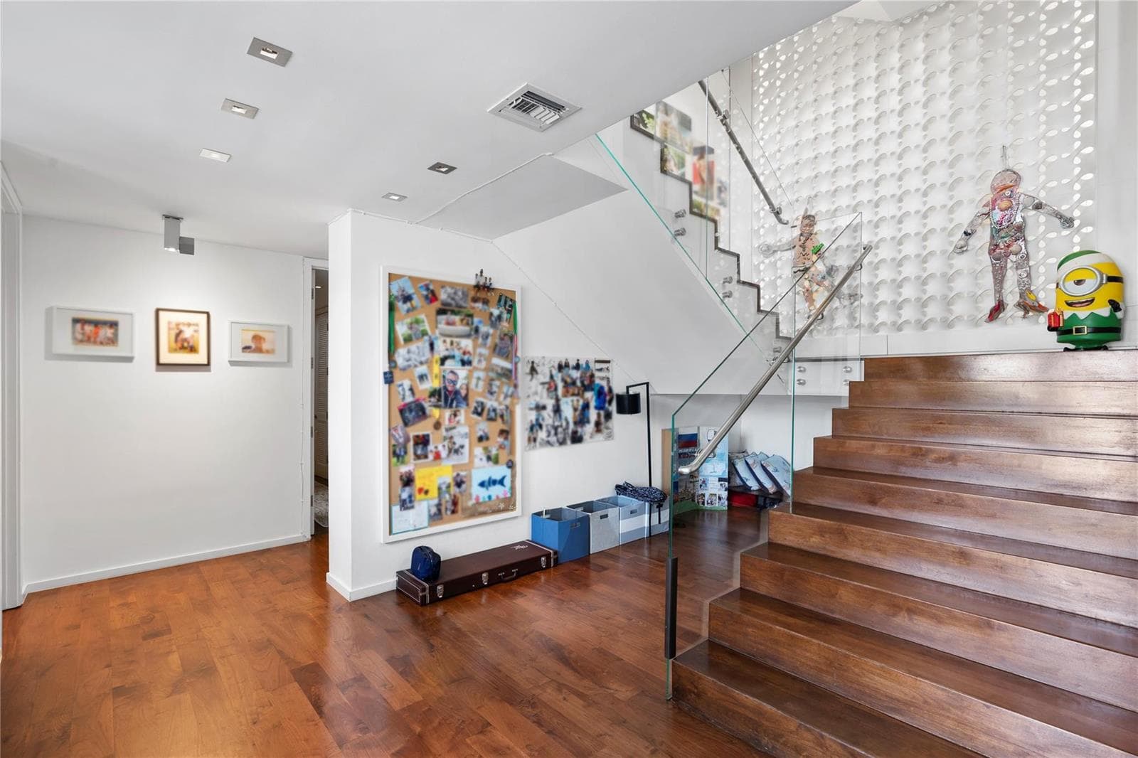 6001 Laguna Path, Miami Beach FL 33141 — 43