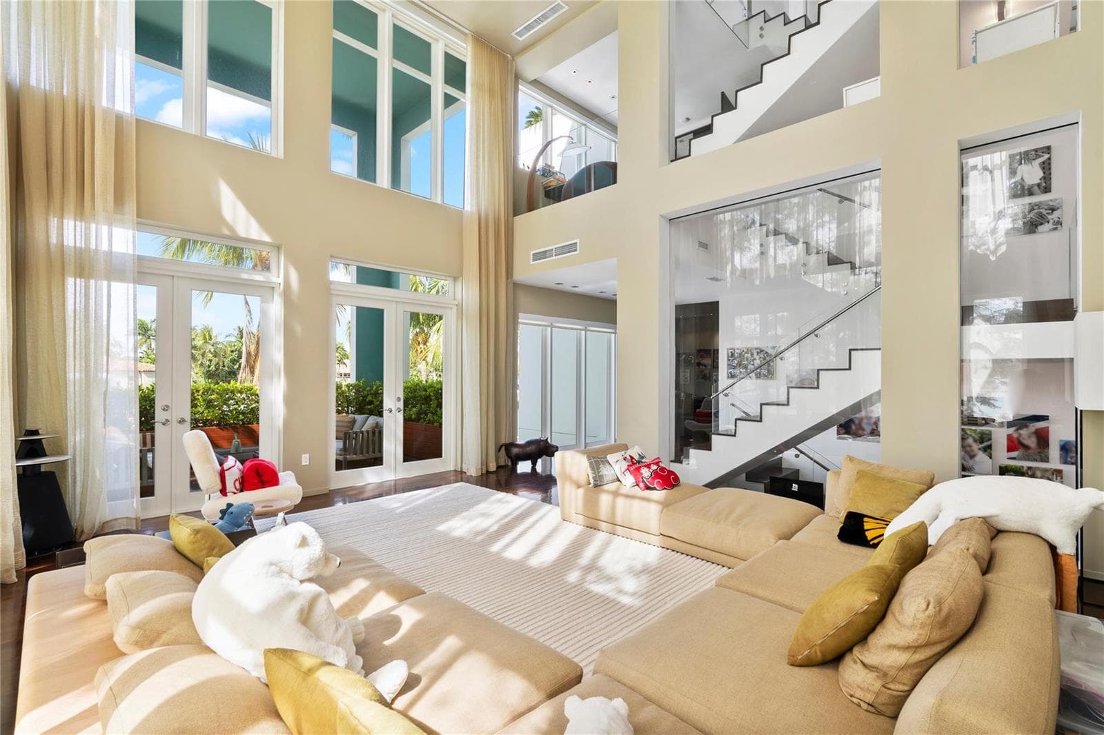 6001 Laguna Path, Miami Beach FL 33141 — 3