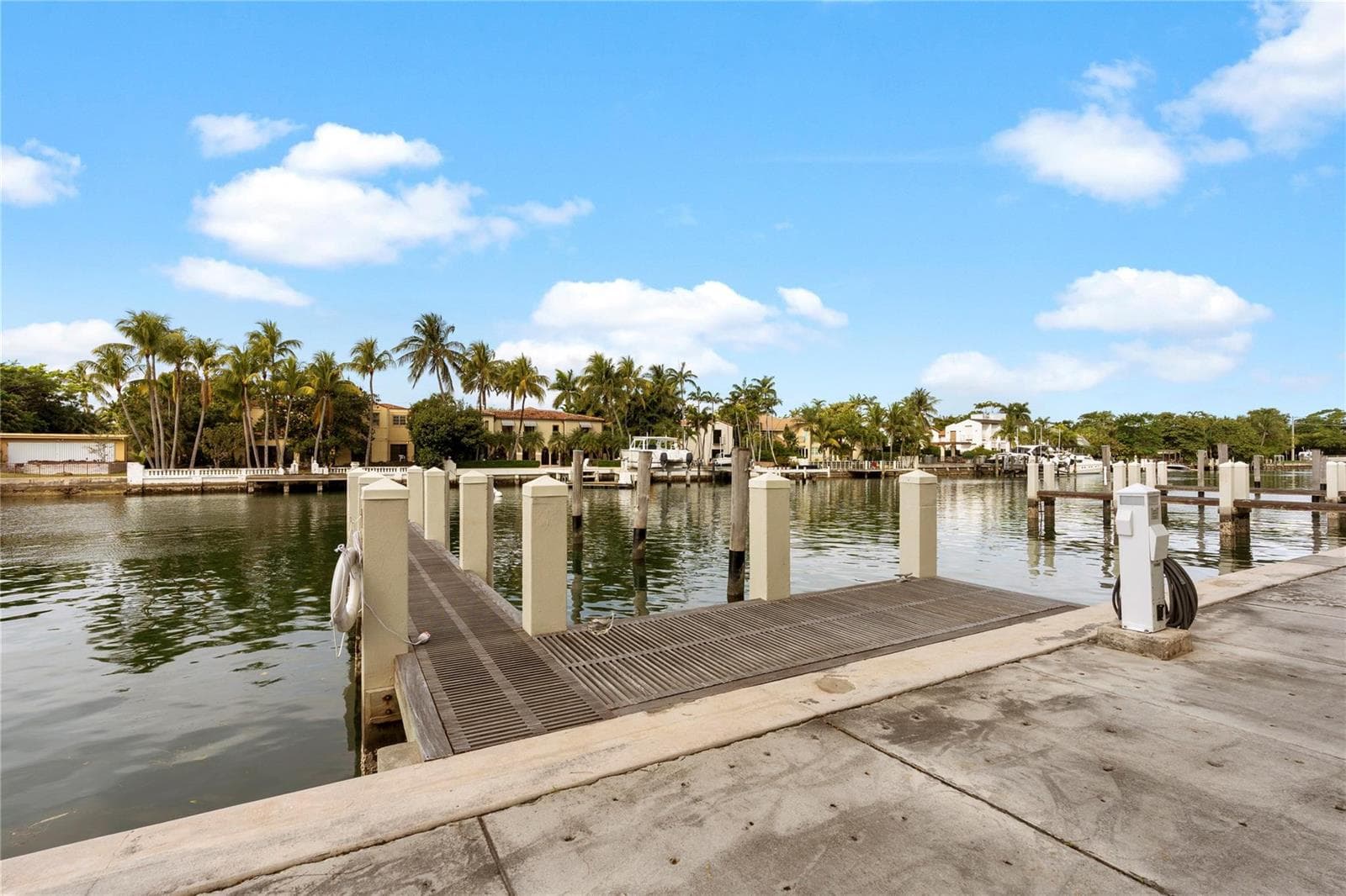 6001 Laguna Path, Miami Beach FL 33141 — 75