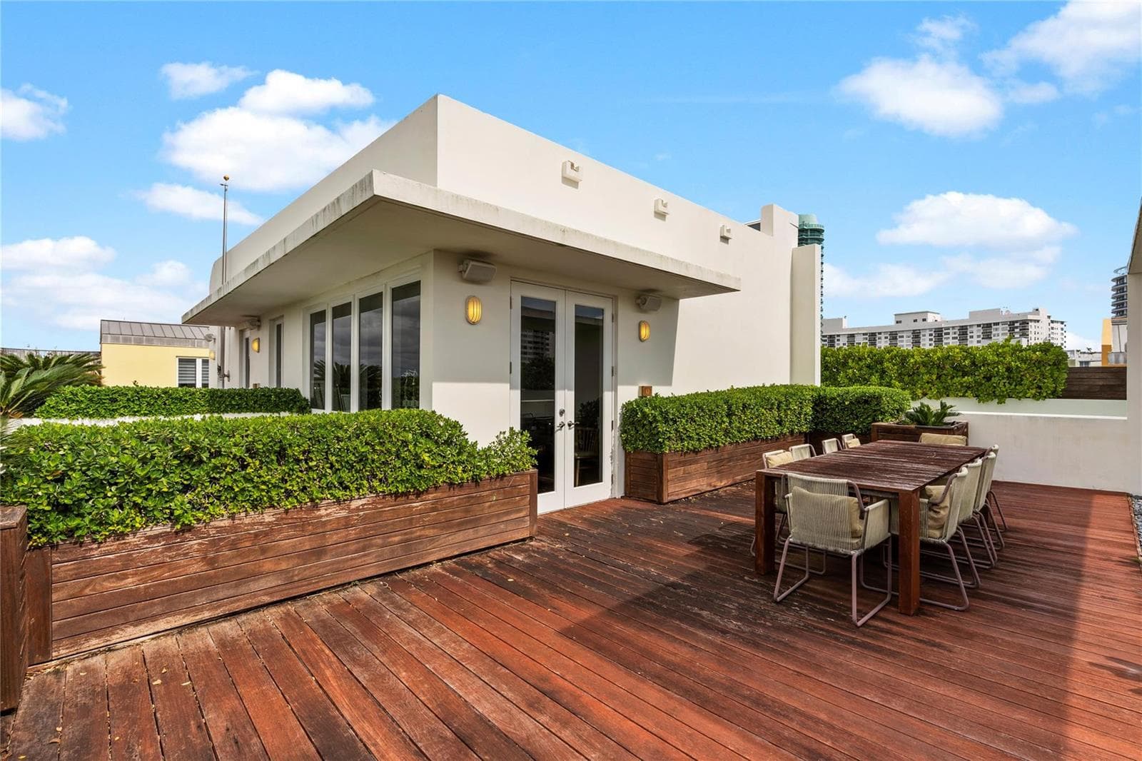 6001 Laguna Path, Miami Beach FL 33141 — 69