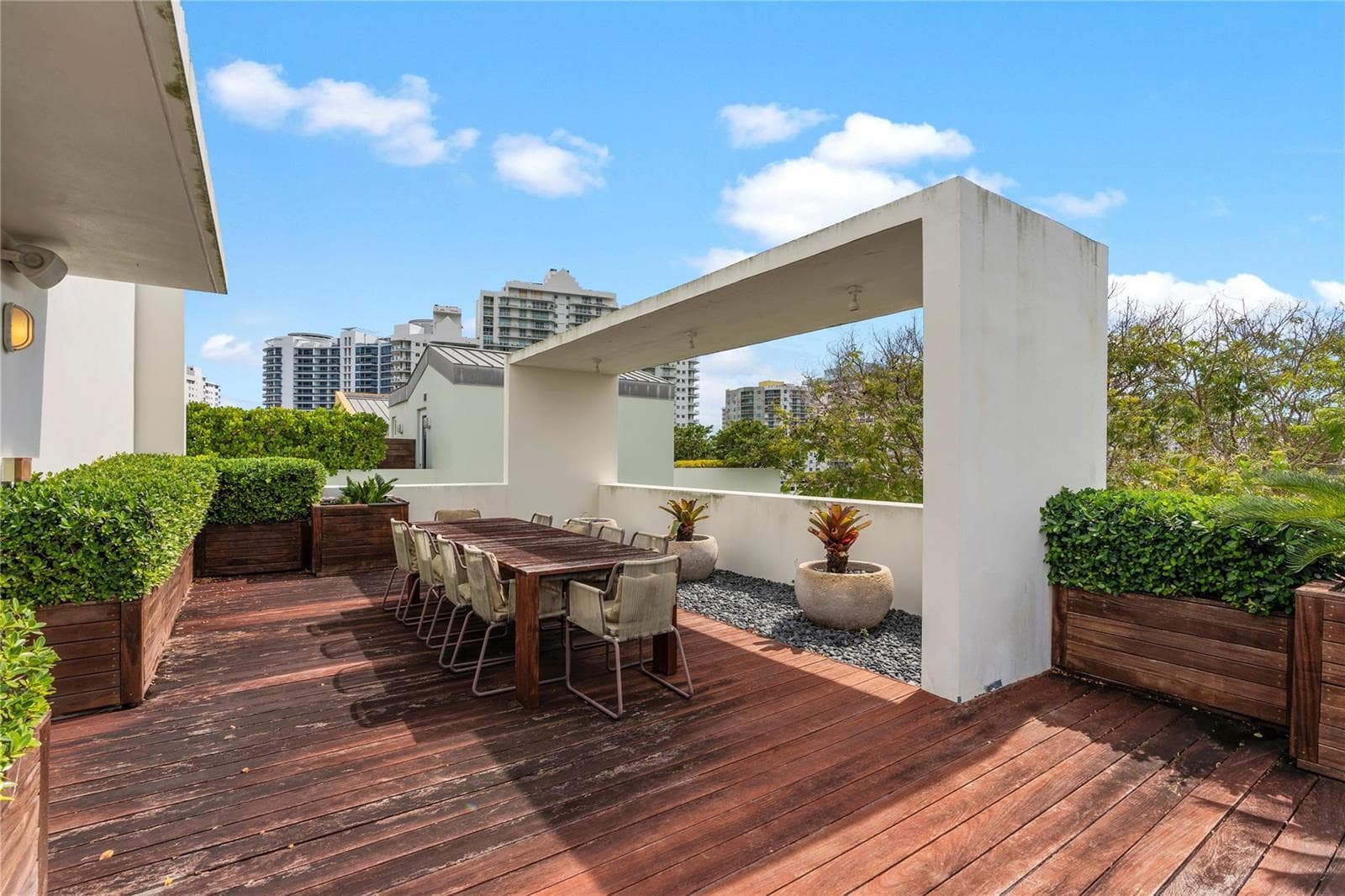 6001 Laguna Path, Miami Beach FL 33141 — 70