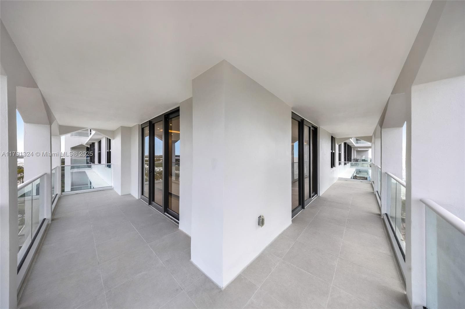 9801 Collins Ave # 17R, Bal Harbour FL 33154 — 36
