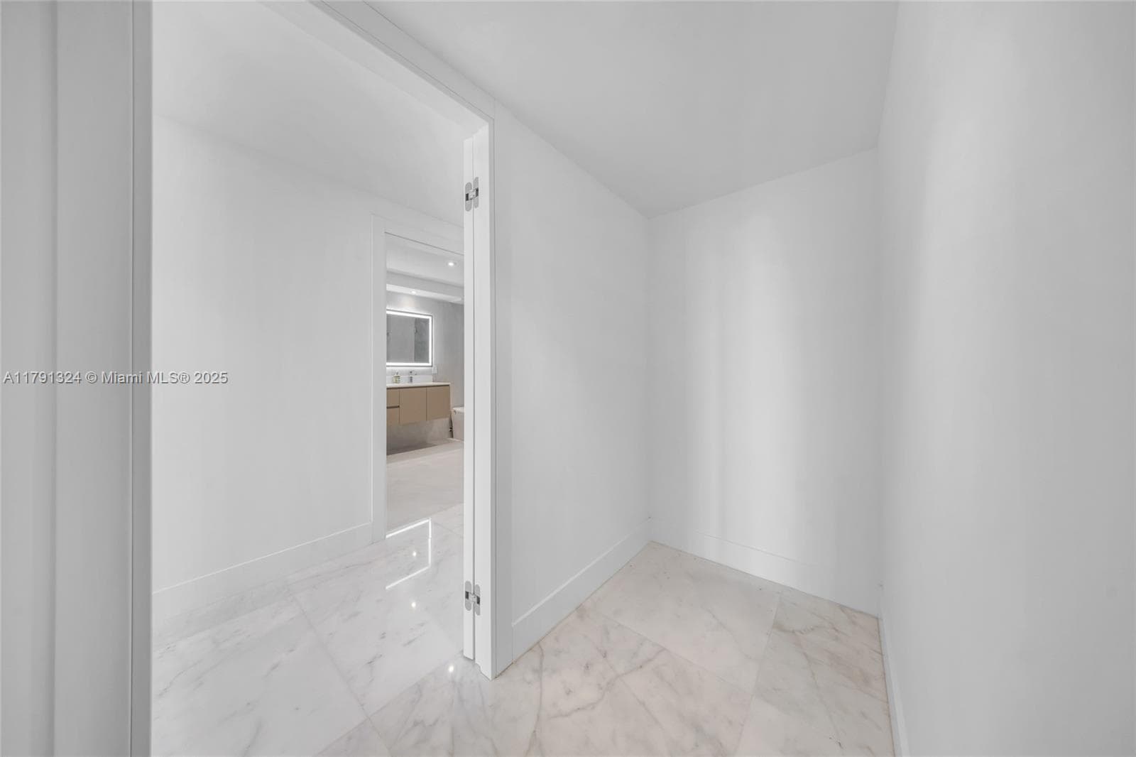 9801 Collins Ave # 17R, Bal Harbour FL 33154 — 28
