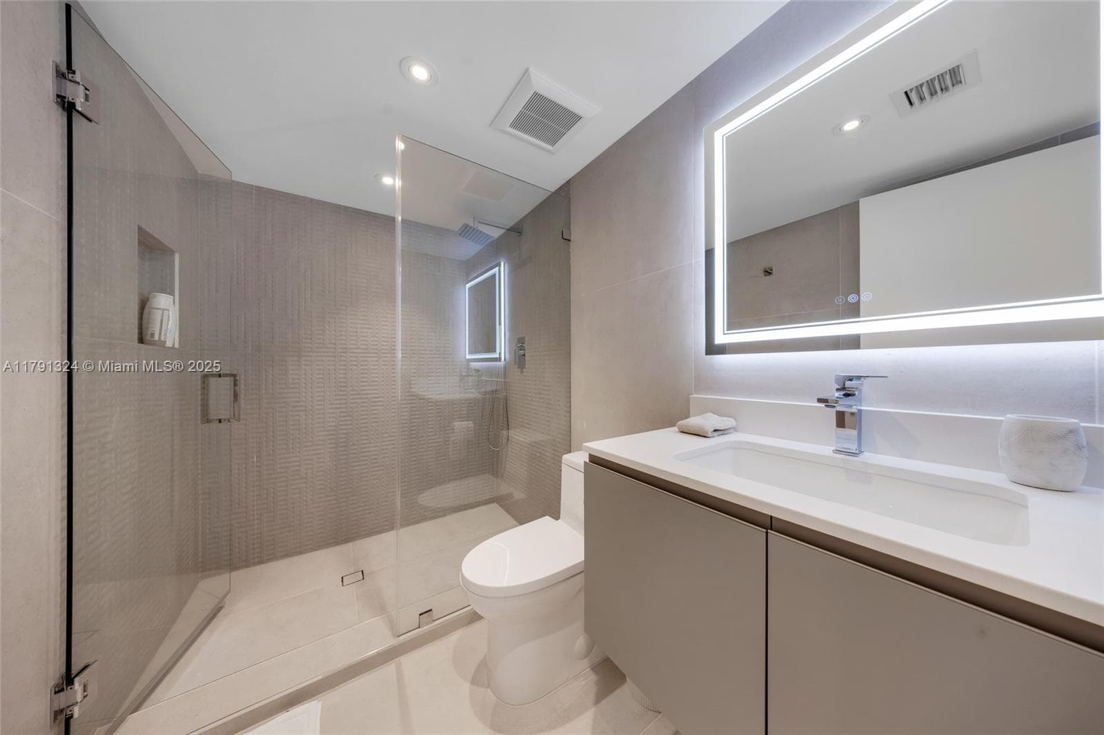 9801 Collins Ave # 17R, Bal Harbour FL 33154 — 20