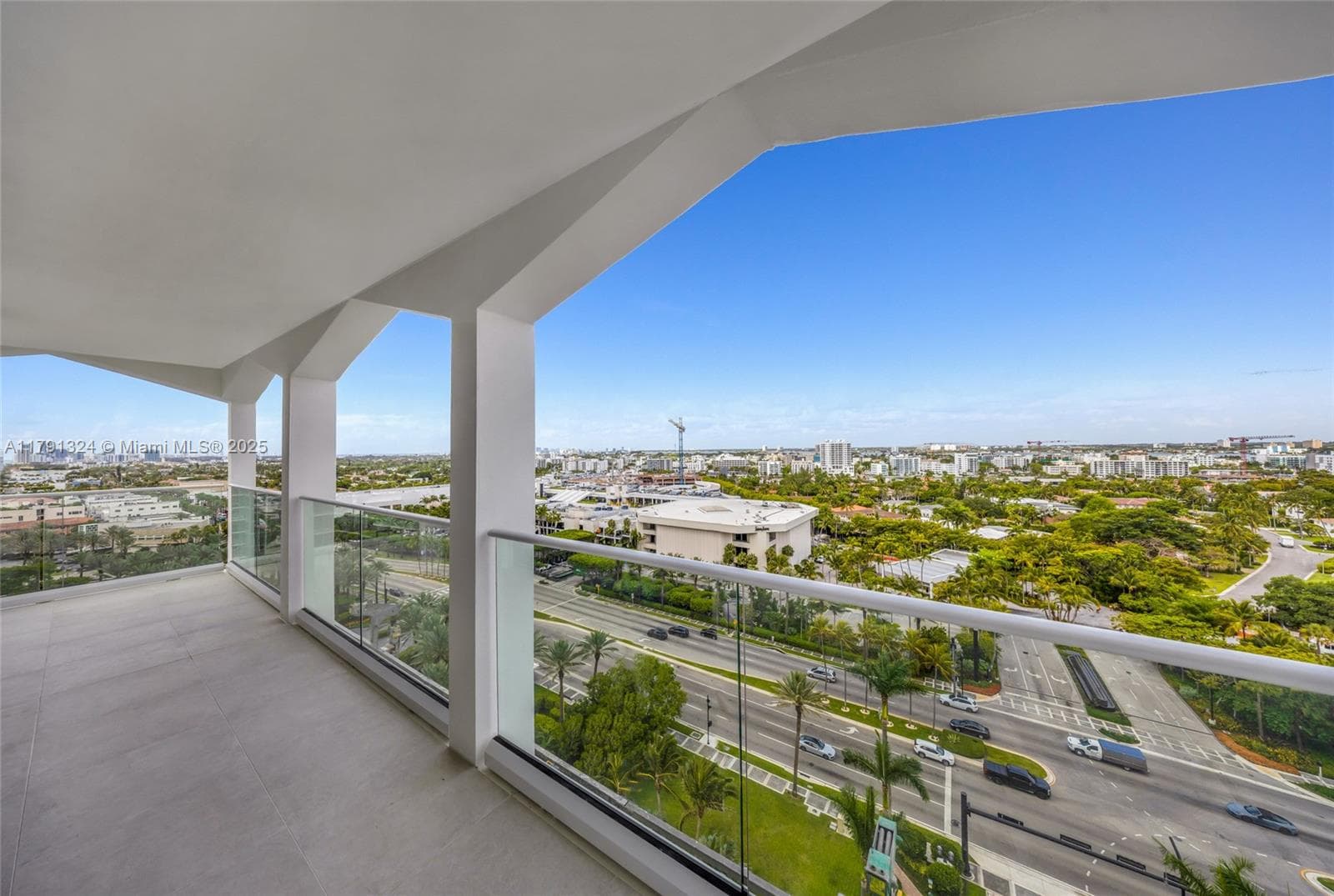 9801 Collins Ave # 17R, Bal Harbour FL 33154 — 34