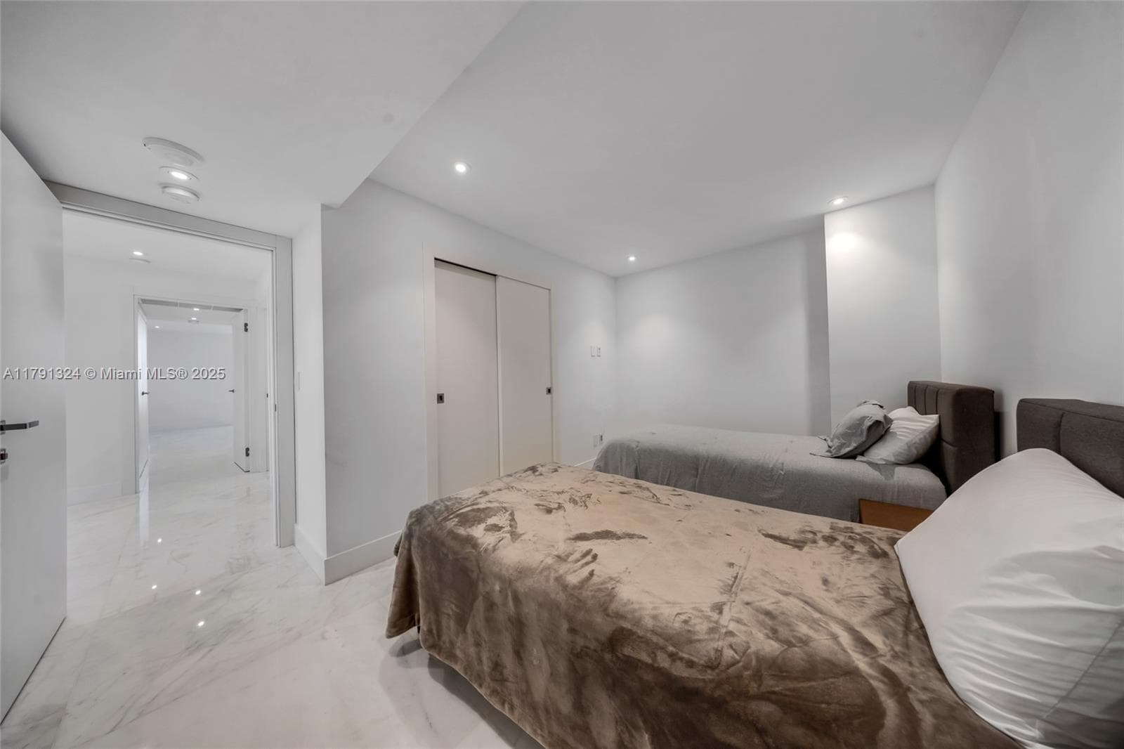 9801 Collins Ave # 17R, Bal Harbour FL 33154 — 18