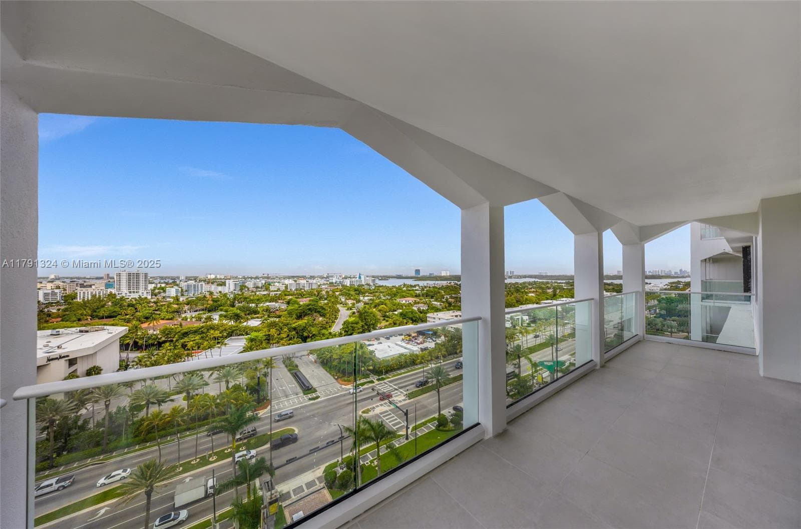 9801 Collins Ave # 17R, Bal Harbour FL 33154 — 35