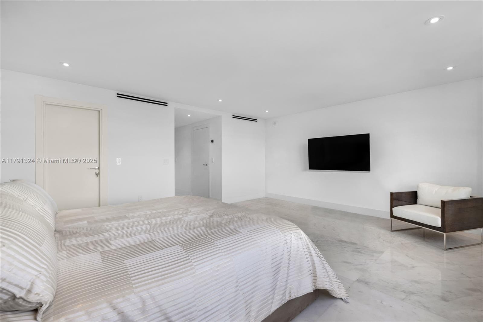 9801 Collins Ave # 17R, Bal Harbour FL 33154 — 31