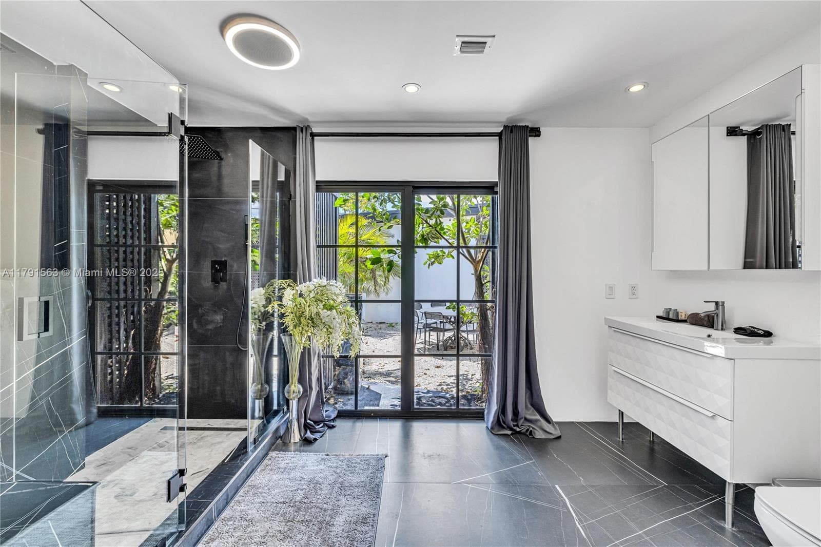 560 NW 116th Ter, Miami FL 33168 — 27