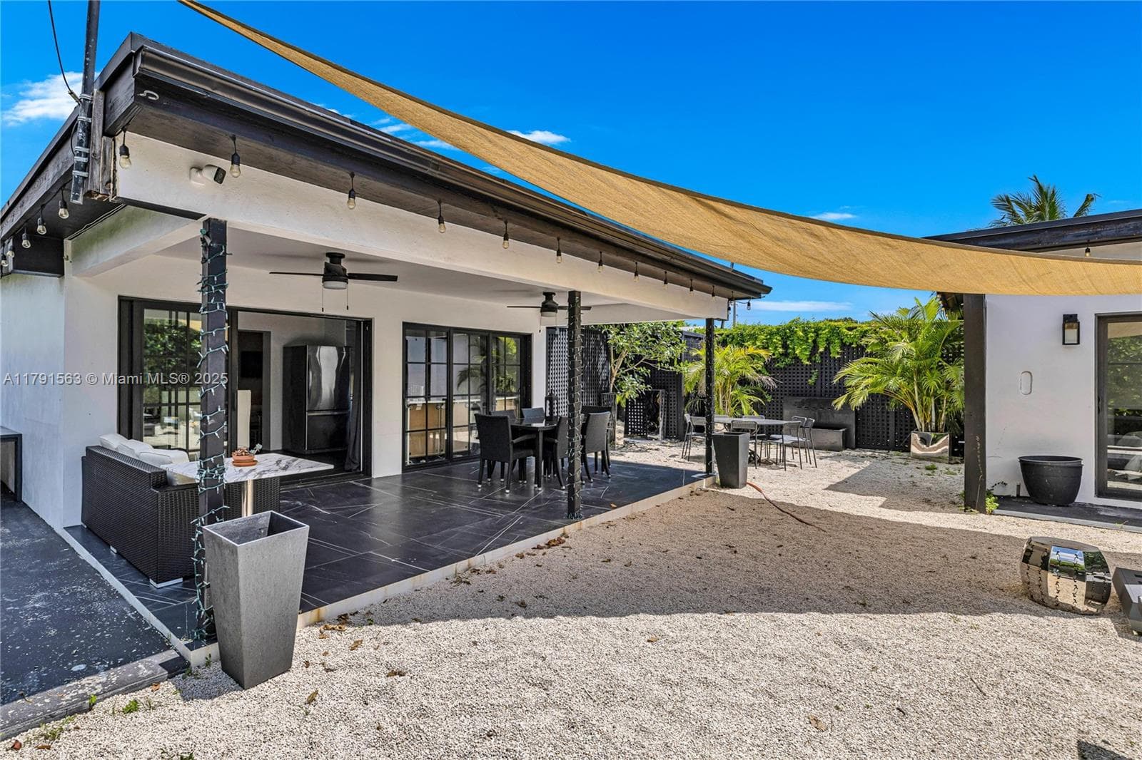 560 NW 116th Ter, Miami FL 33168 — 43