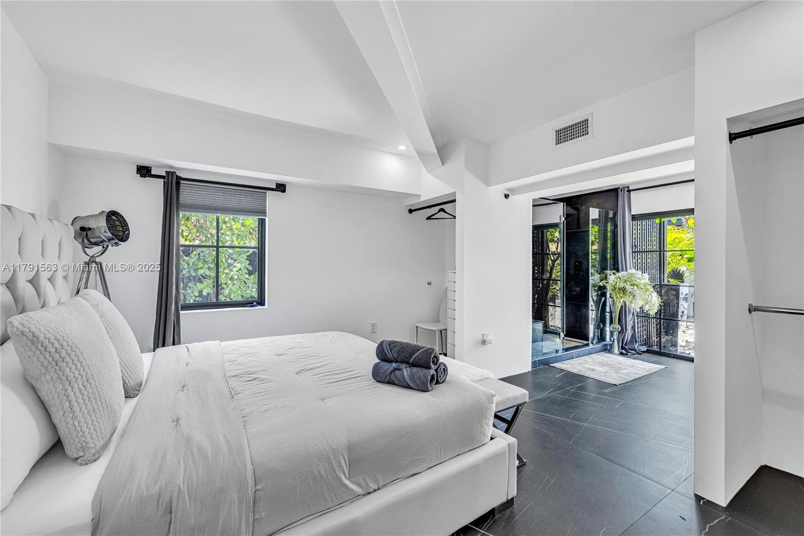 560 NW 116th Ter, Miami FL 33168 — 22