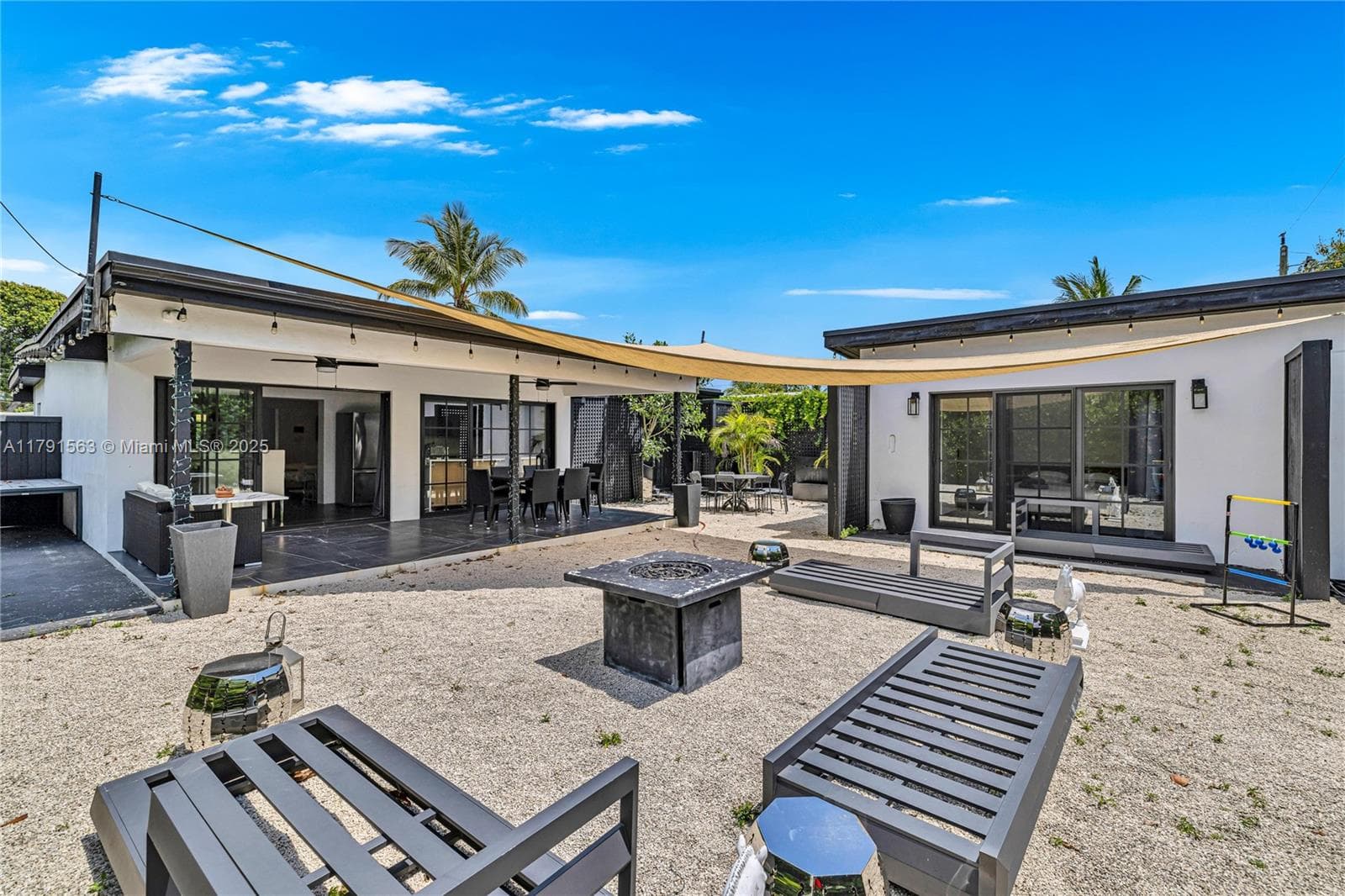 560 NW 116th Ter, Miami FL 33168 — 36