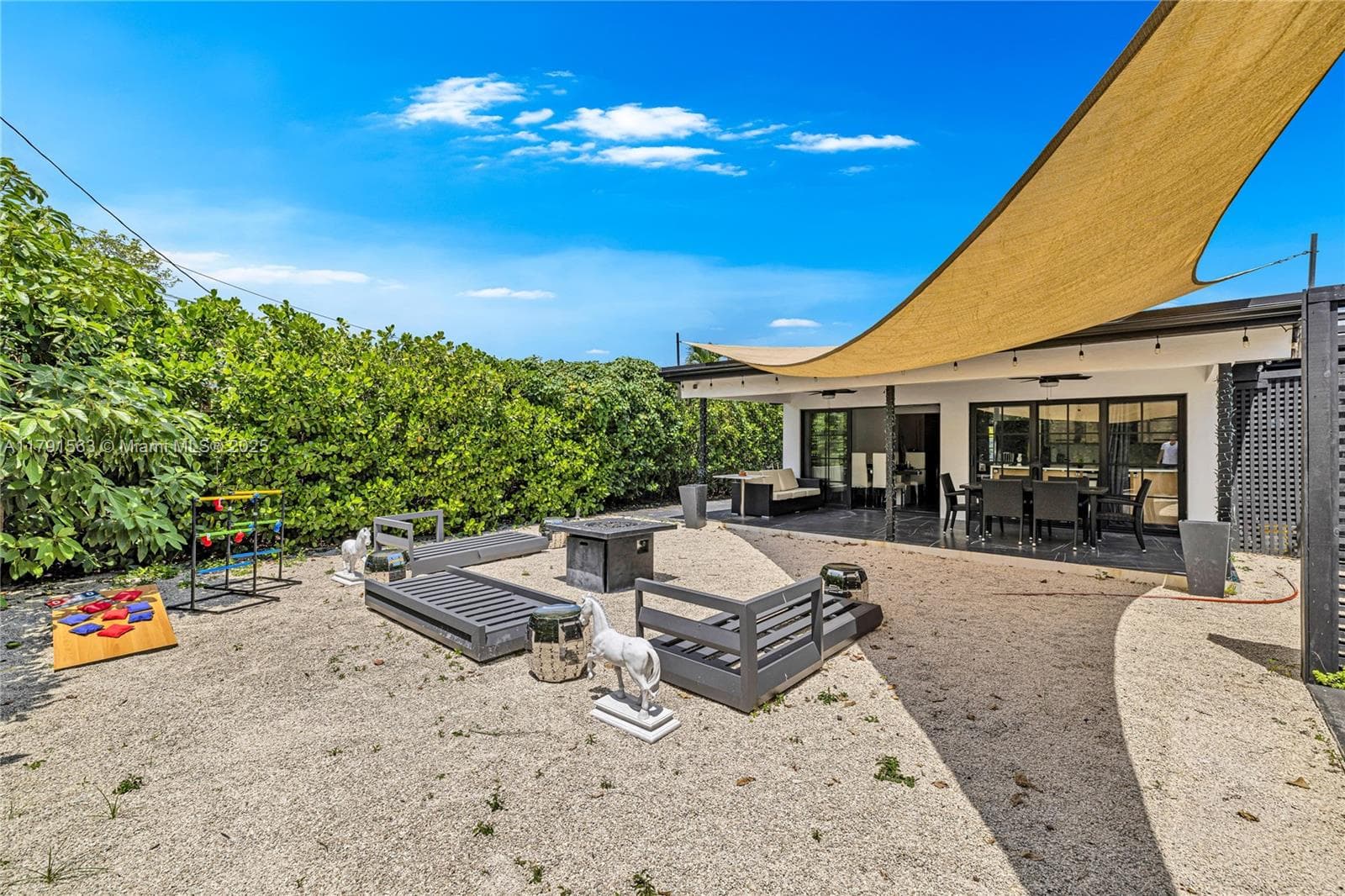 560 NW 116th Ter, Miami FL 33168 — 32