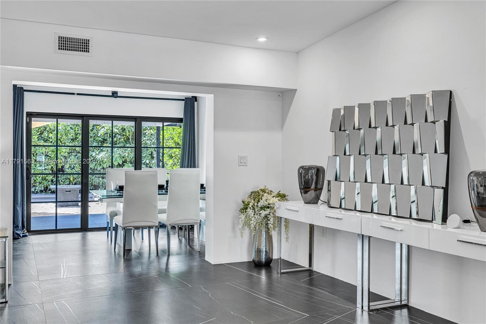 560 NW 116th Ter, Miami FL 33168 — 9