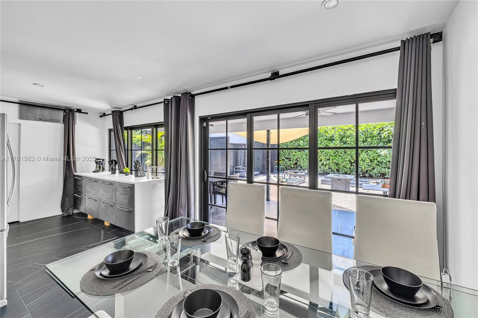 560 NW 116th Ter, Miami FL 33168 — 14