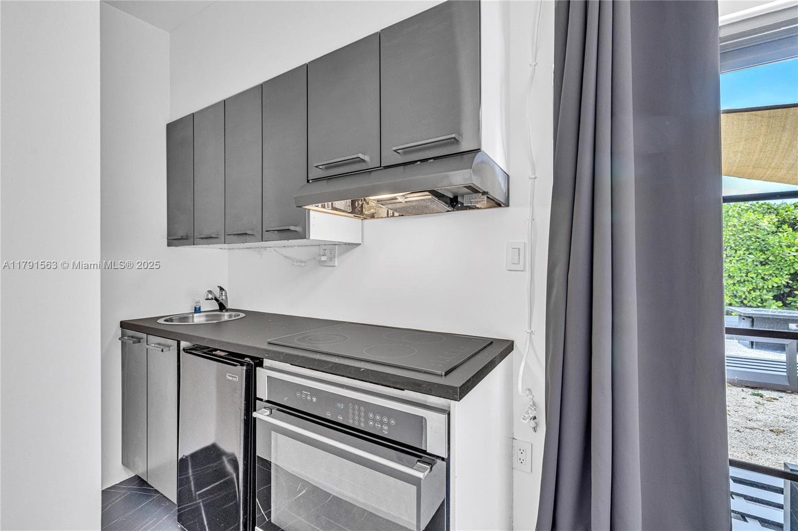 560 NW 116th Ter, Miami FL 33168 — 41