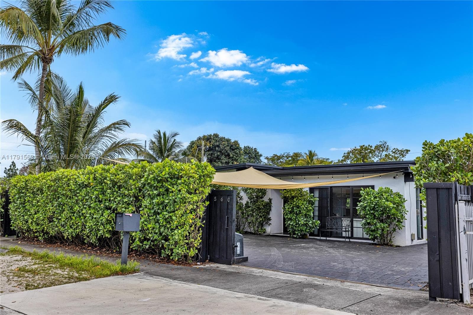 560 NW 116th Ter, Miami FL 33168 — 45