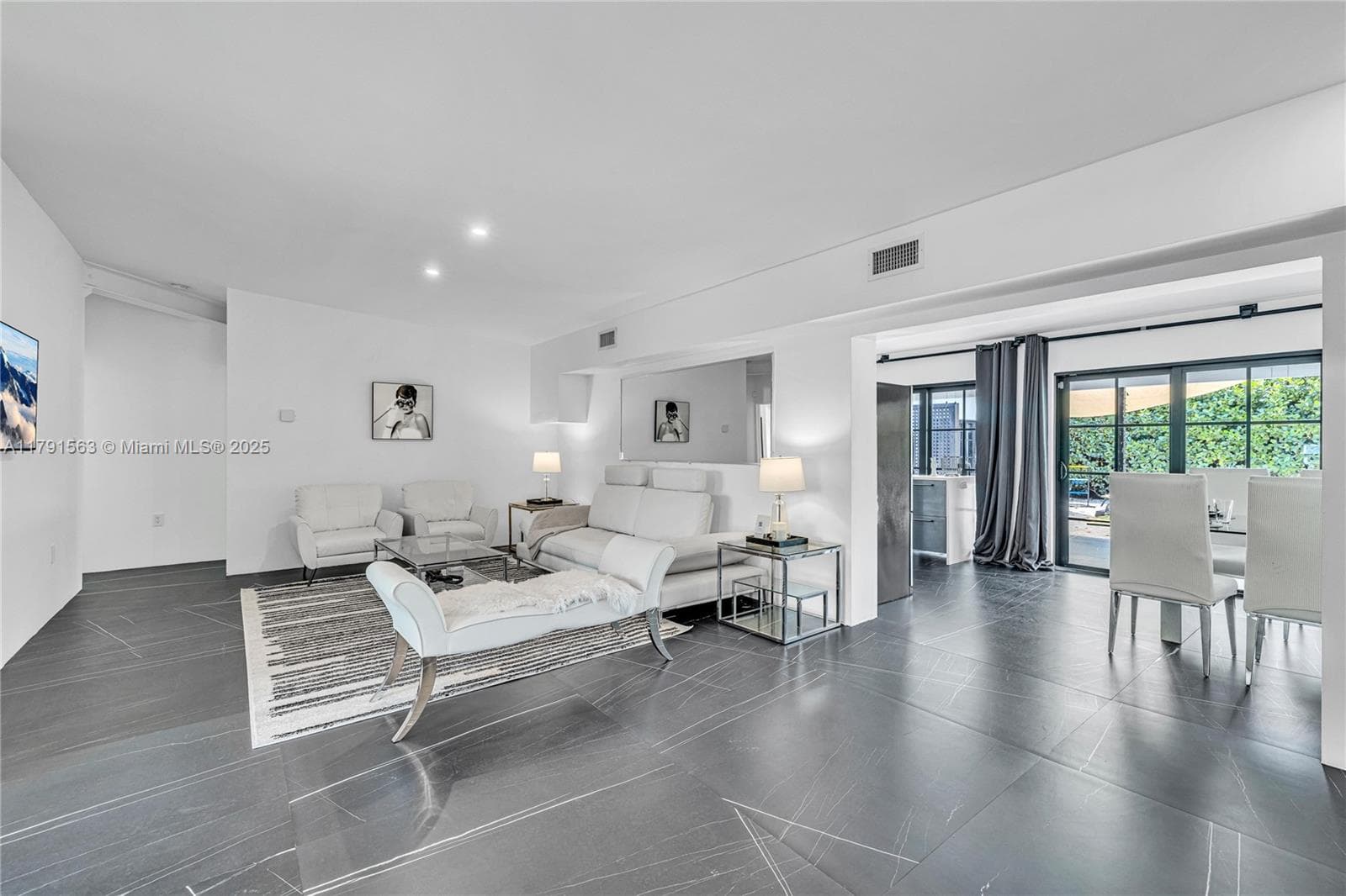 560 NW 116th Ter, Miami FL 33168 — 11