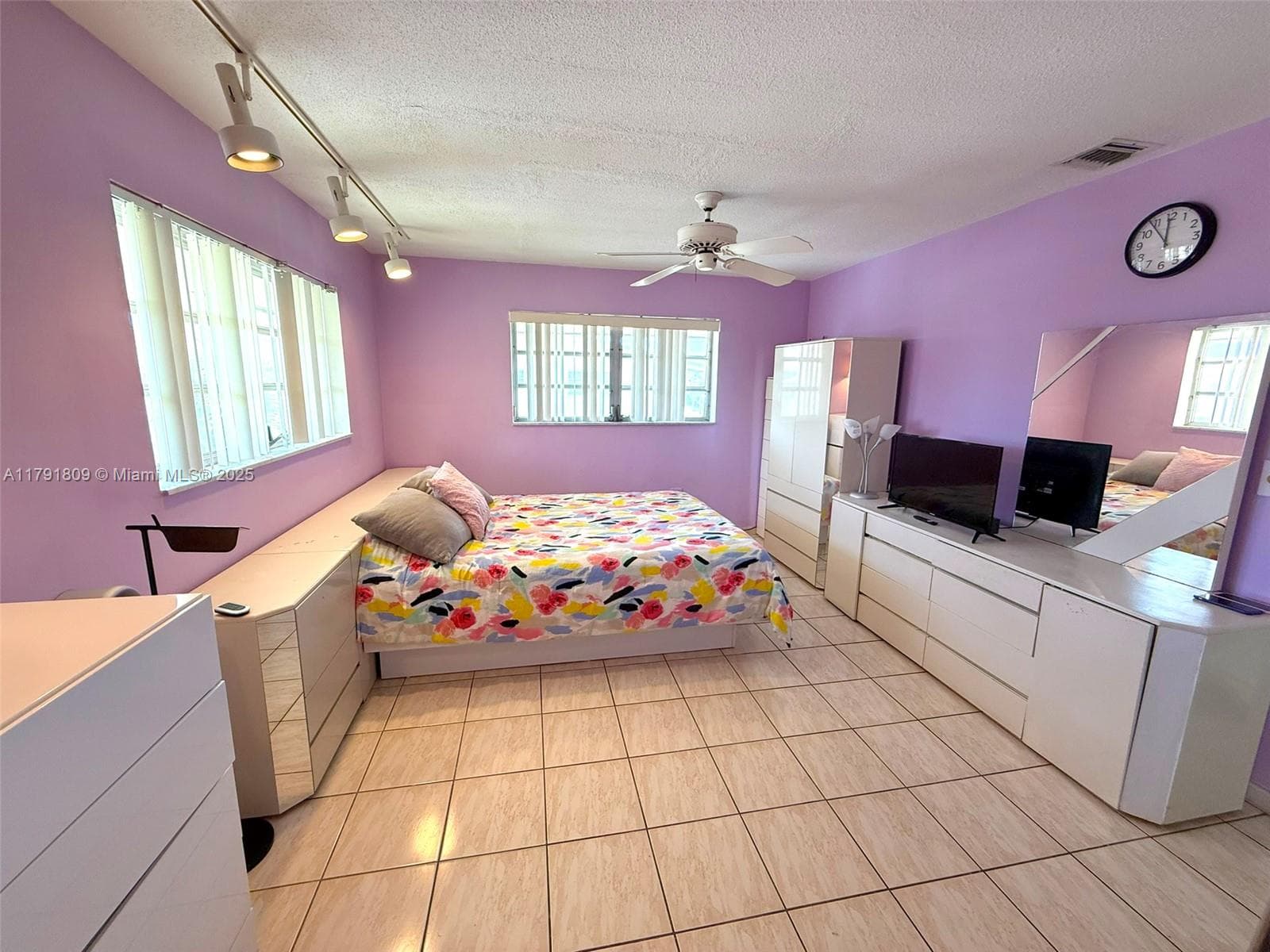 1355 NE 167th St # 302, Miami FL 33162 — 7