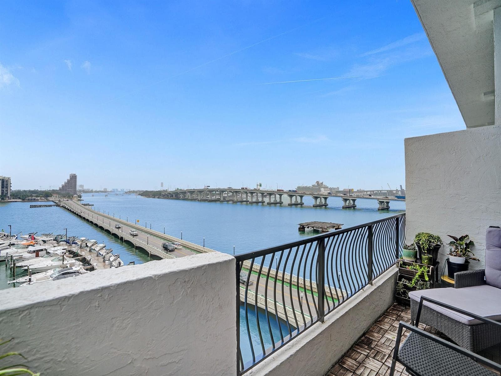 555 NE 15th Street, Miami FL 33132 — 39