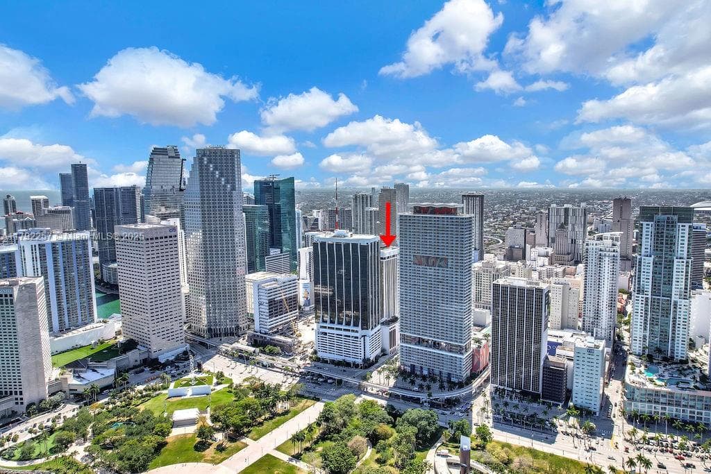 1 SE 3rd Ave, Miami FL 33131 — 2