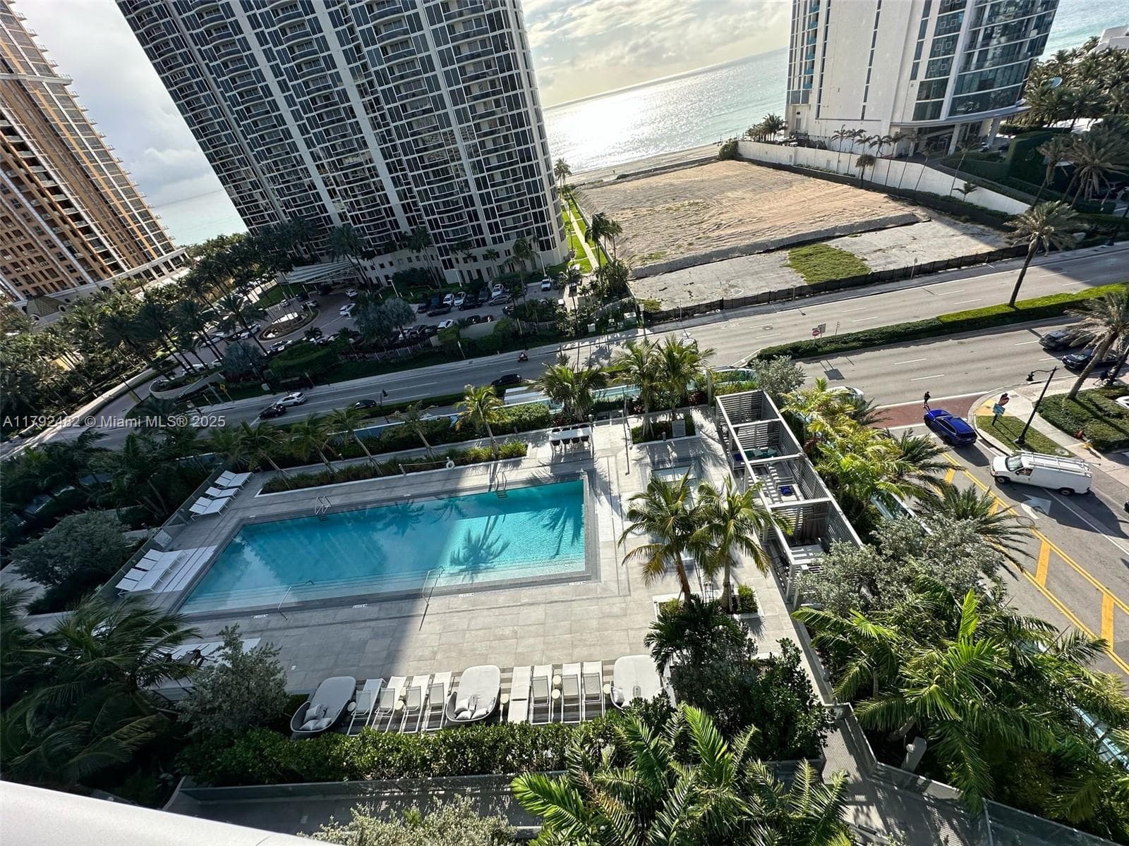 17550 Collins Ave # 902, Sunny Isles Beach FL 33160 — 33